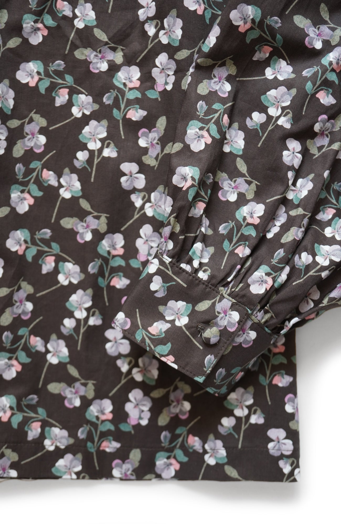 LIBERTY PRINTフラットカラーフリルブラウス(2025-2026 Winter & Pre-spring Collection)