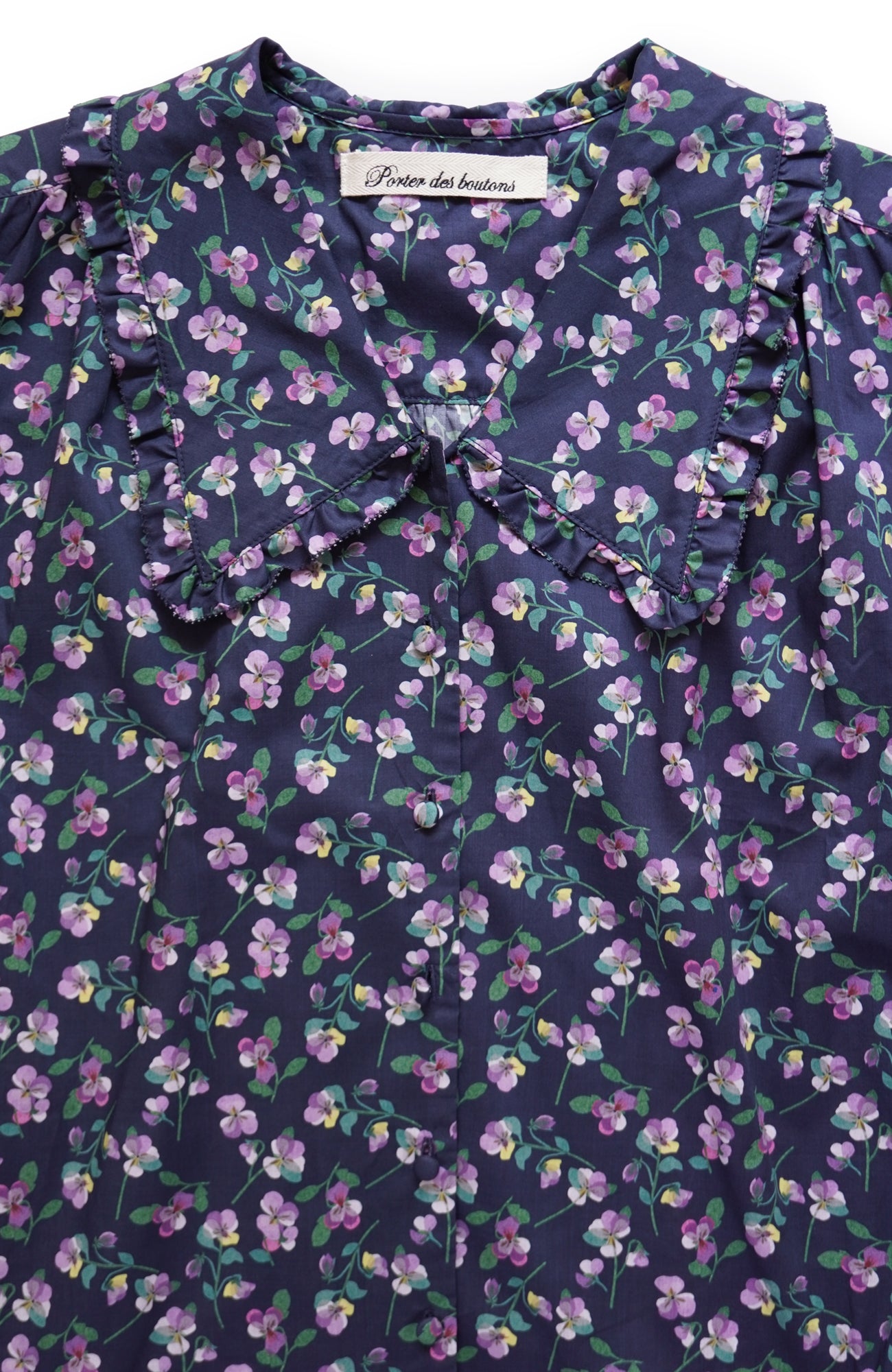 LIBERTY PRINTフラットカラーフリルブラウス(2025-2026 Winter & Pre-spring Collection)