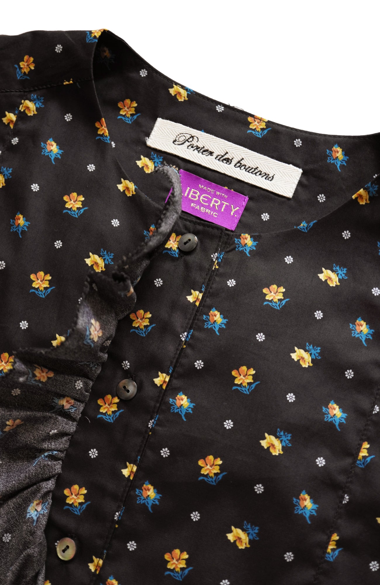 LIBERTY PRINTフロントフリルブラウス(2025-2026 Winter & Pre-spring Collection)