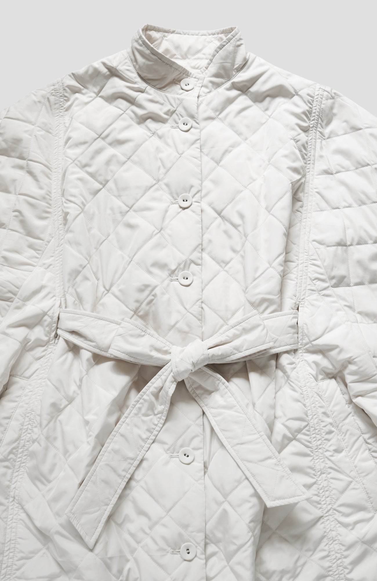 キルティングスカラップポンチョコート(2025-2026 Winter & Pre-spring Collection)