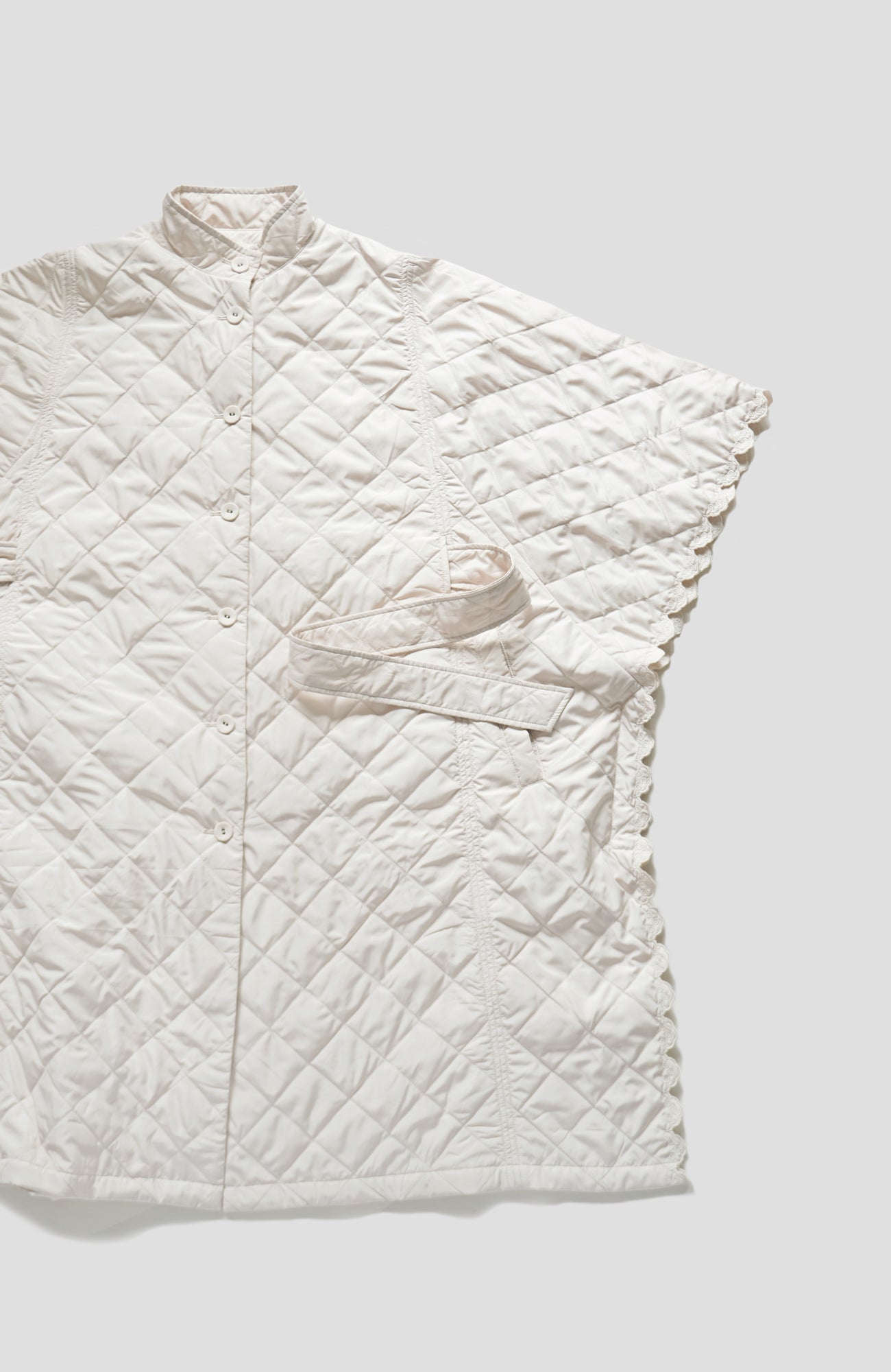 キルティングスカラップポンチョコート(2025-2026 Winter & Pre-spring Collection)