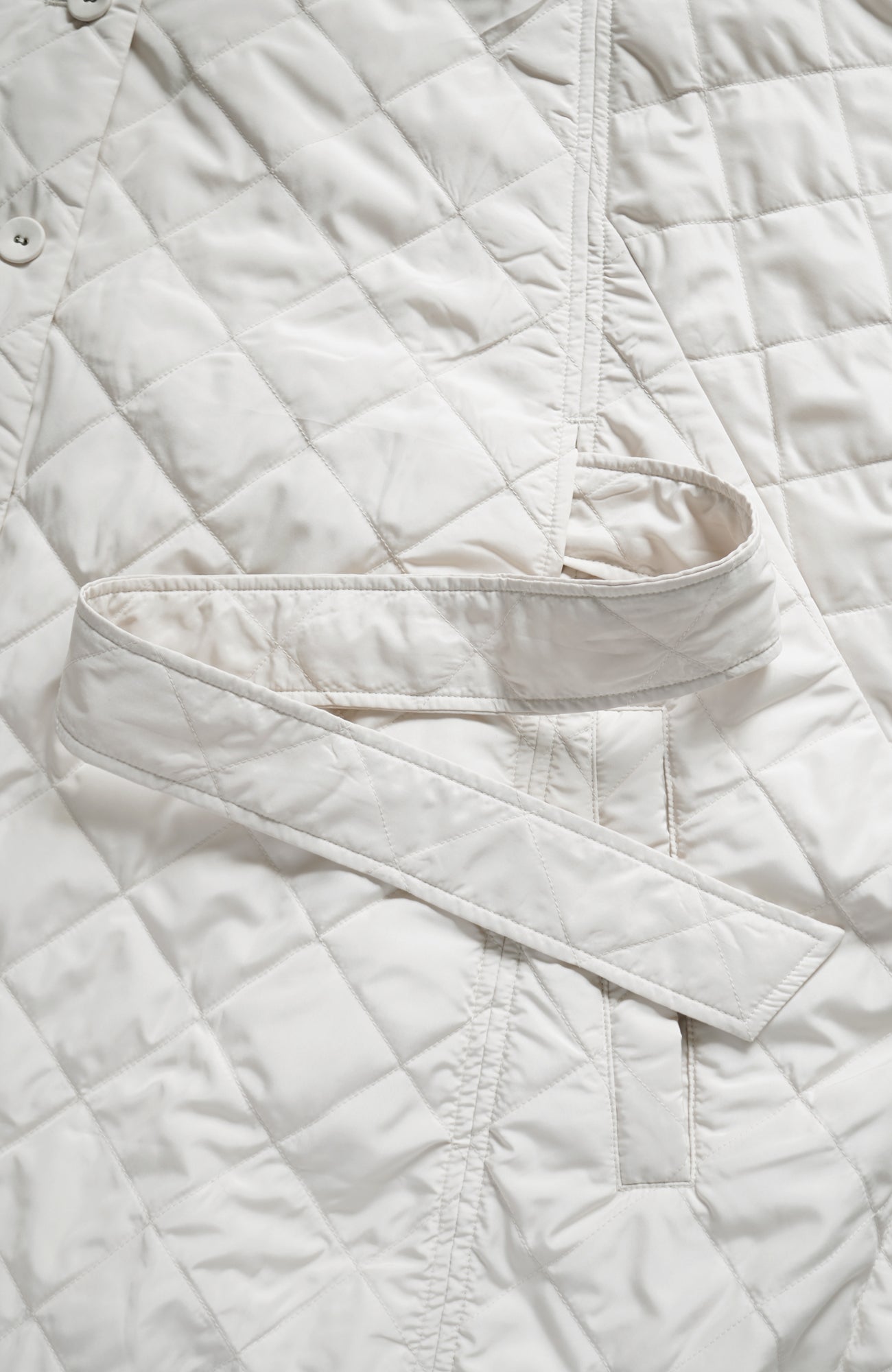 キルティングスカラップポンチョコート(2025-2026 Winter & Pre-spring Collection)