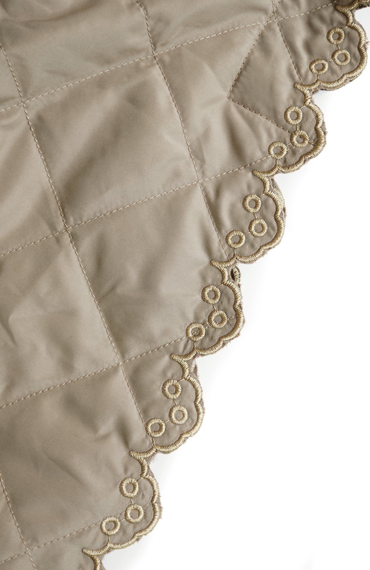 キルティングスカラップポンチョコート(2025-2026 Winter & Pre-spring Collection)