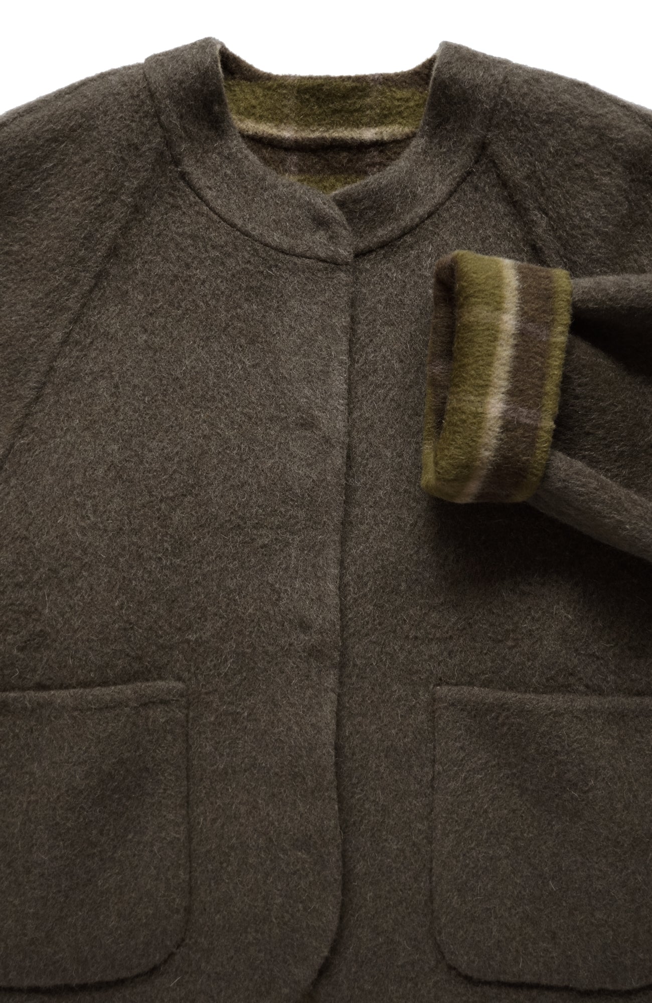 リバーシブルショートコート/シャギー(2025-2026 Winter & Pre-spring Collection)