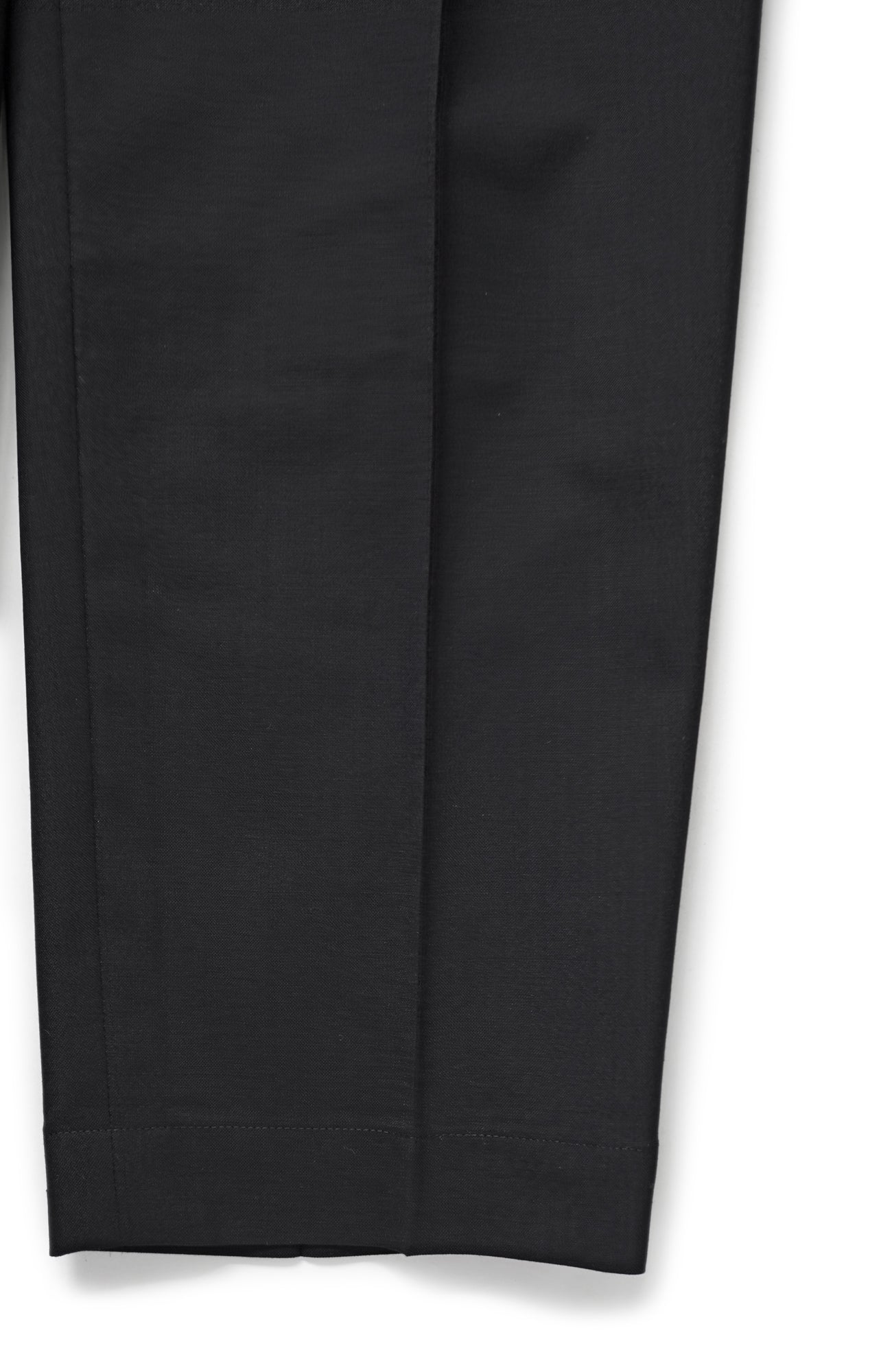 テーパードパンツ(2025-2026 Winter & Pre-spring Collection)