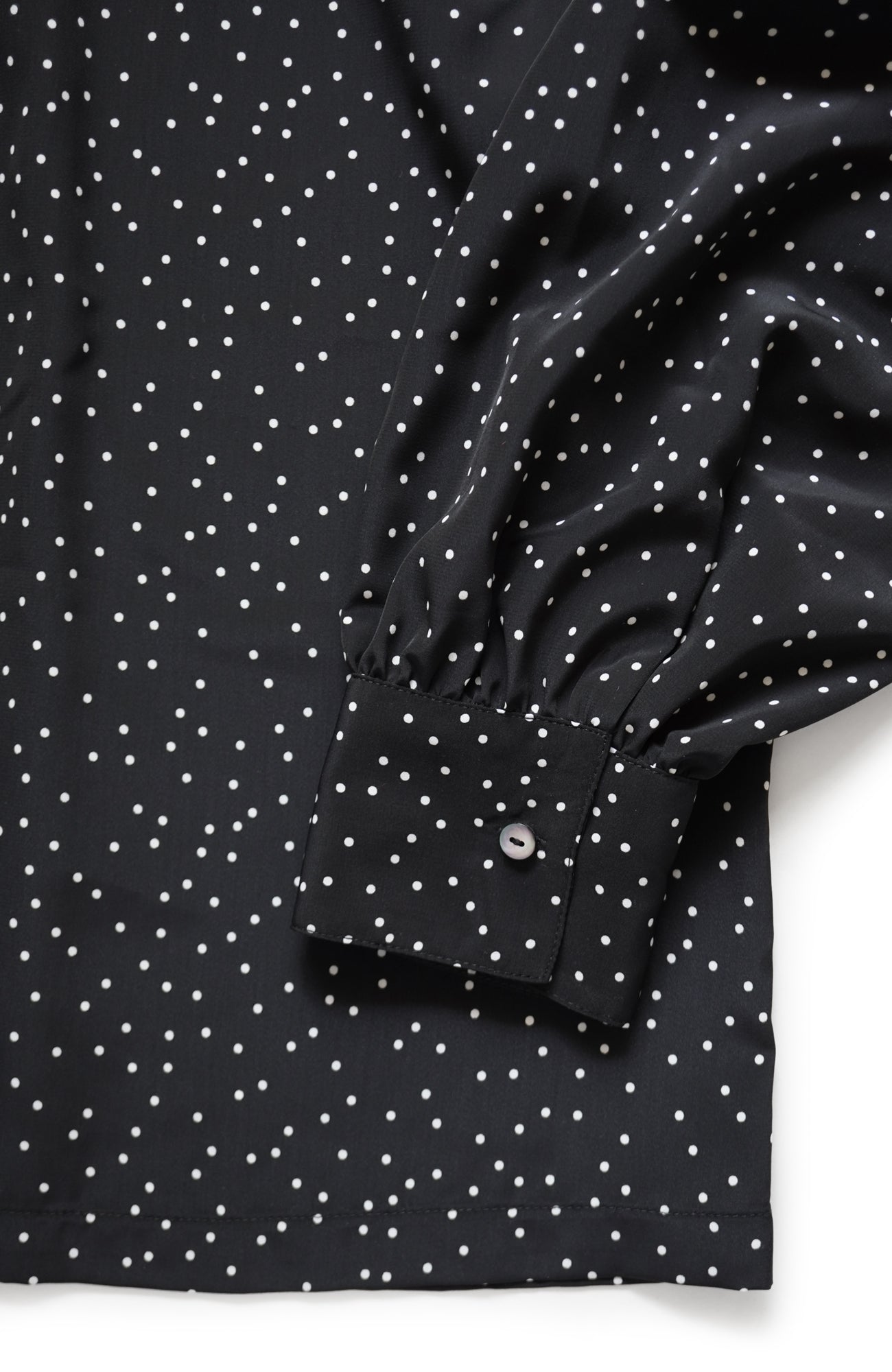 タックカラーブラウス/ドット(2025-2026 Winter & Pre-spring Collection)