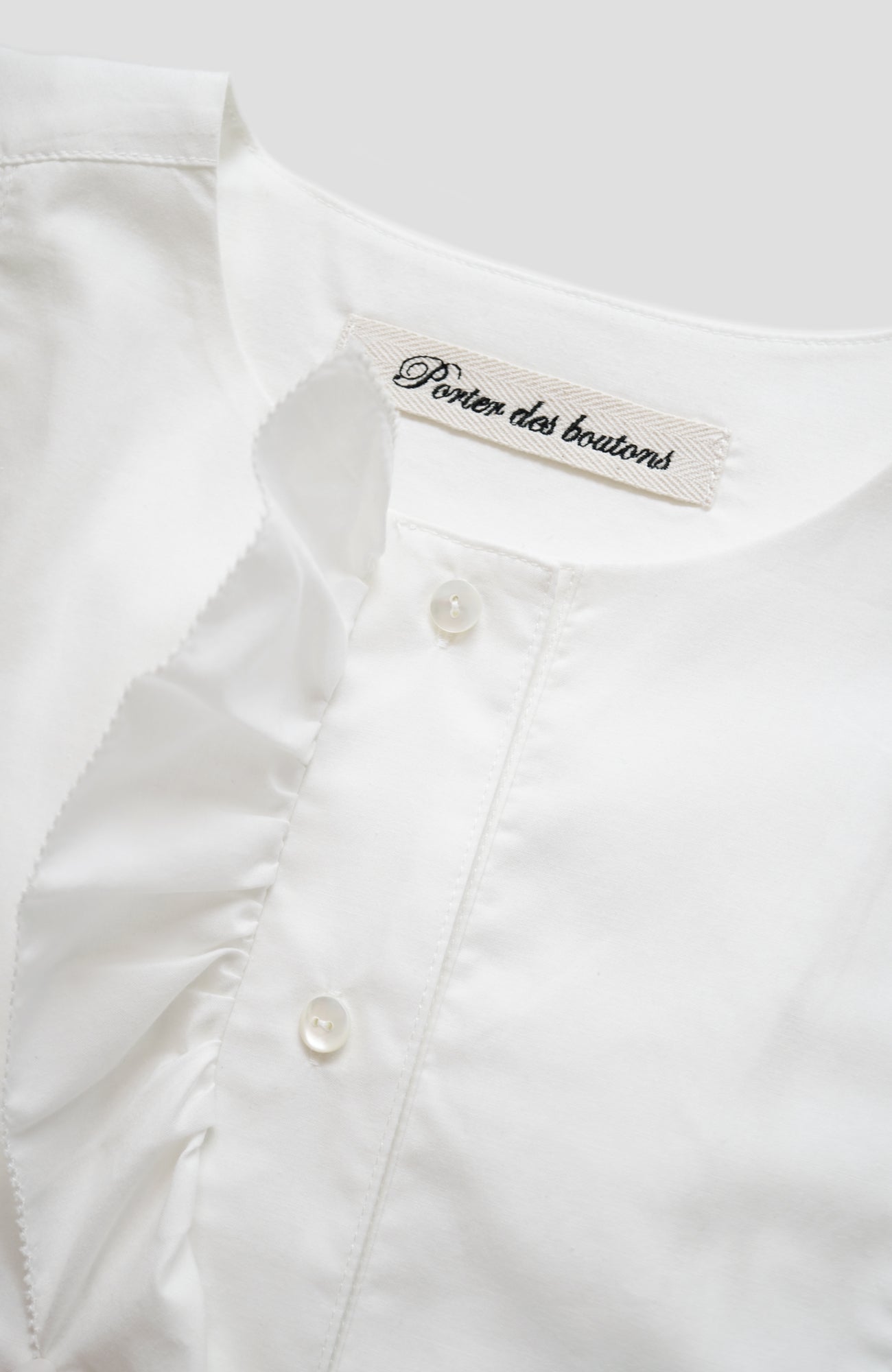 フロントフリルブラウス(2025-2026 Winter & Pre-spring Collection)