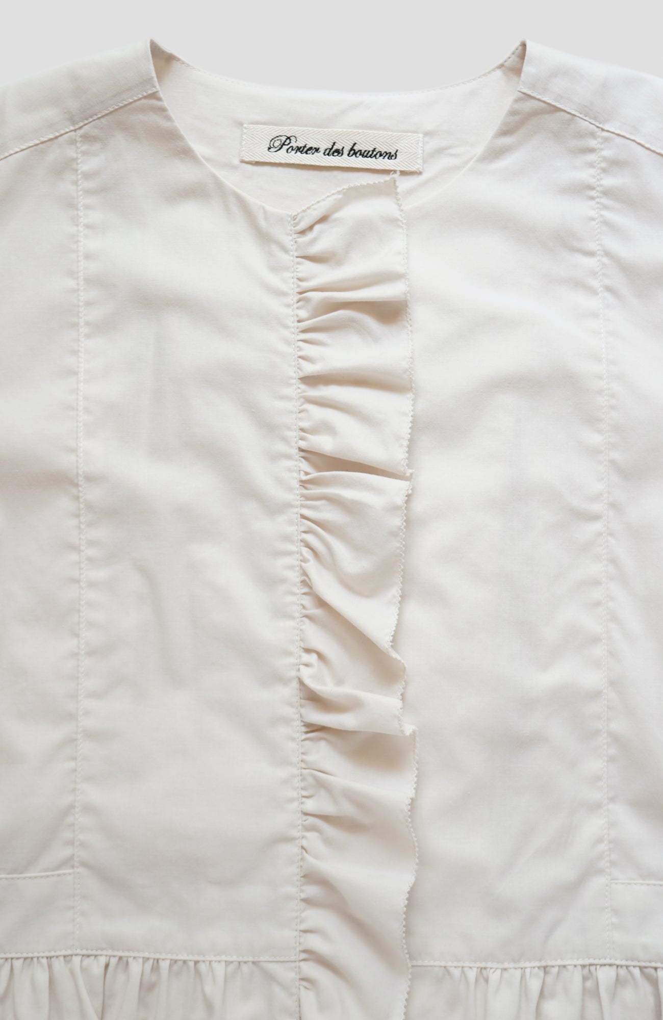 フロントフリルブラウス(2025-2026 Winter & Pre-spring Collection)