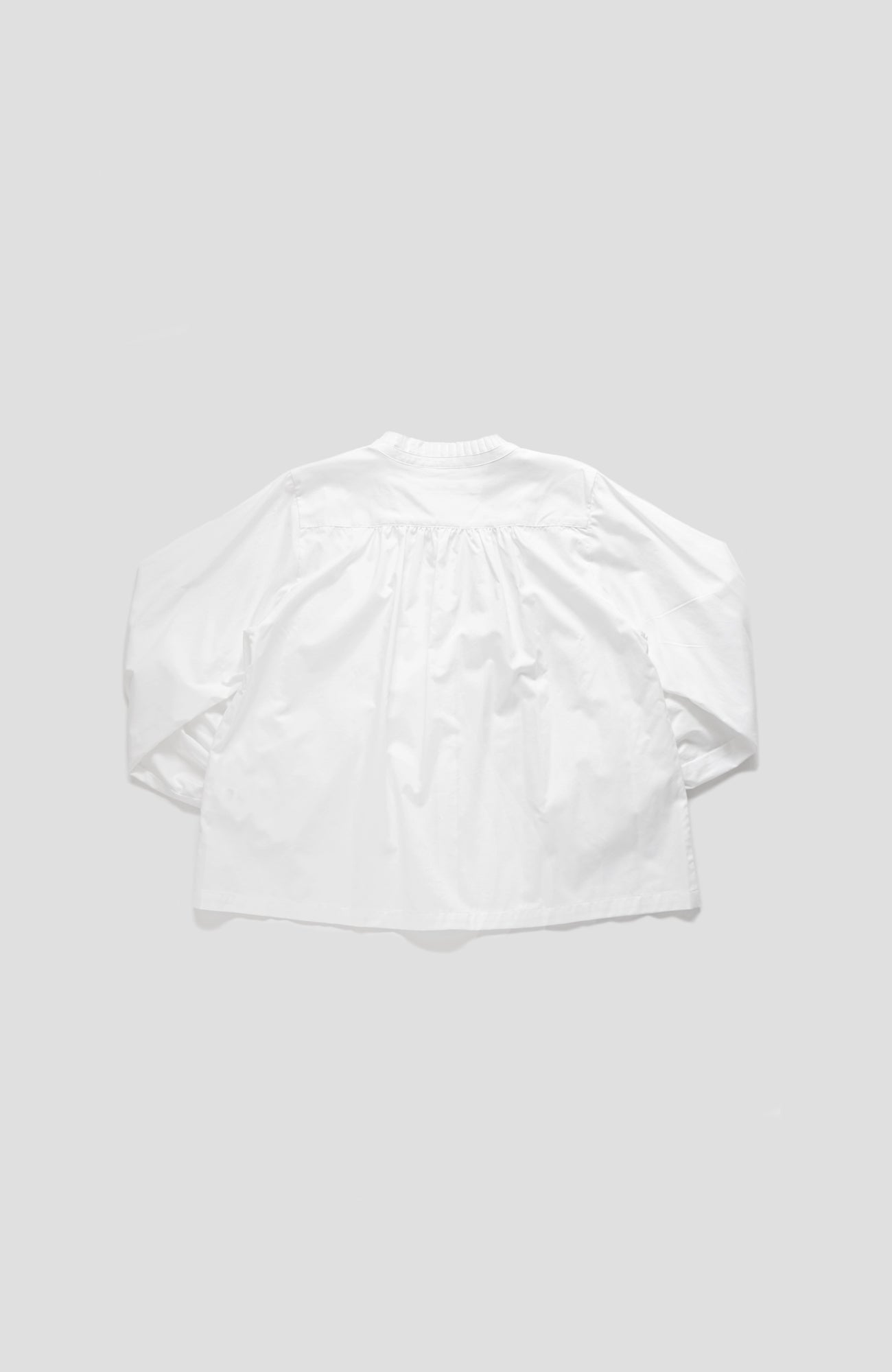 タックカラーブラウス(2025-2026 Winter & Pre-spring Collection)