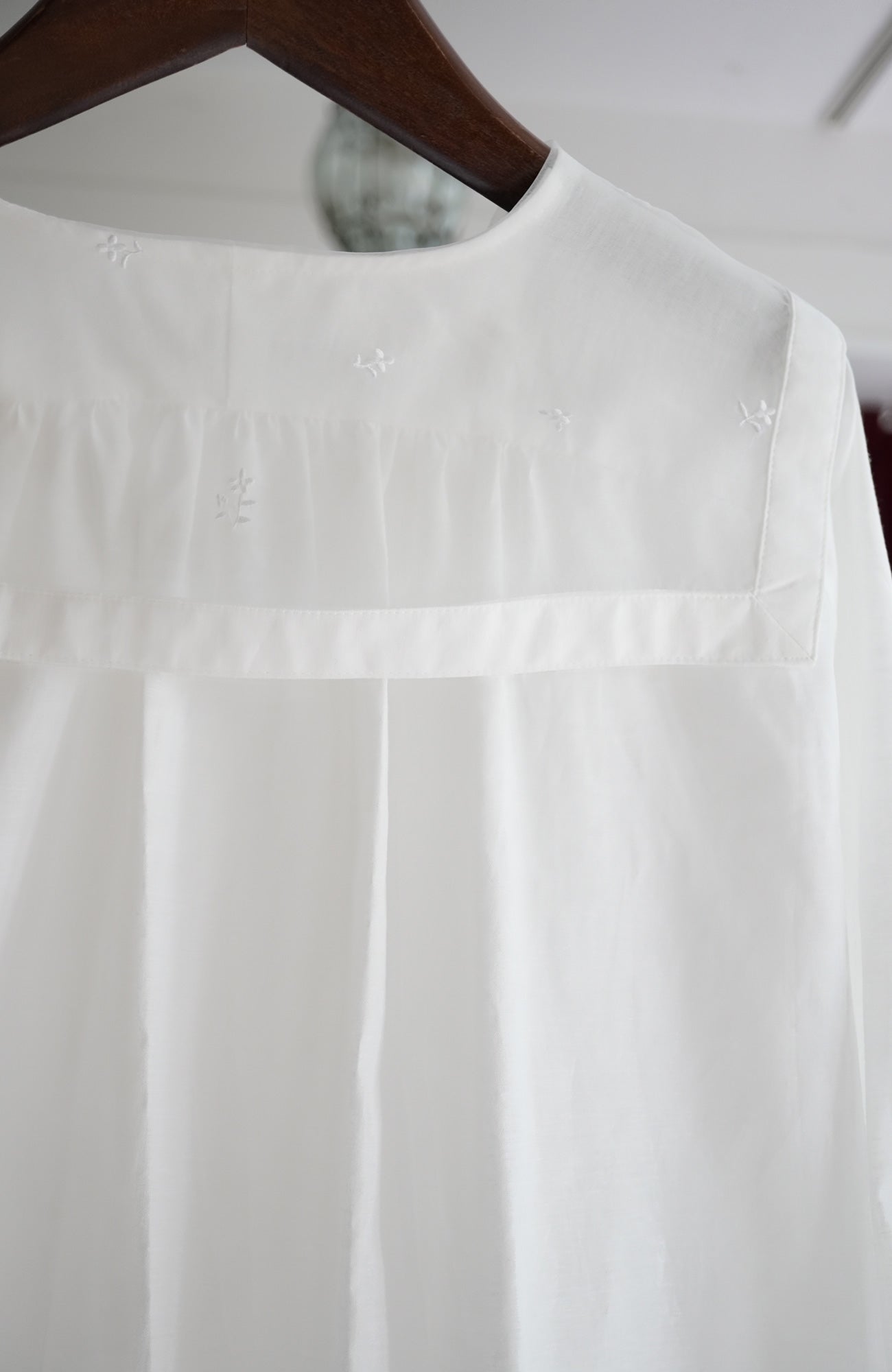 Petite fleurセーラーカラーブラウス(2026 Spring Collection)