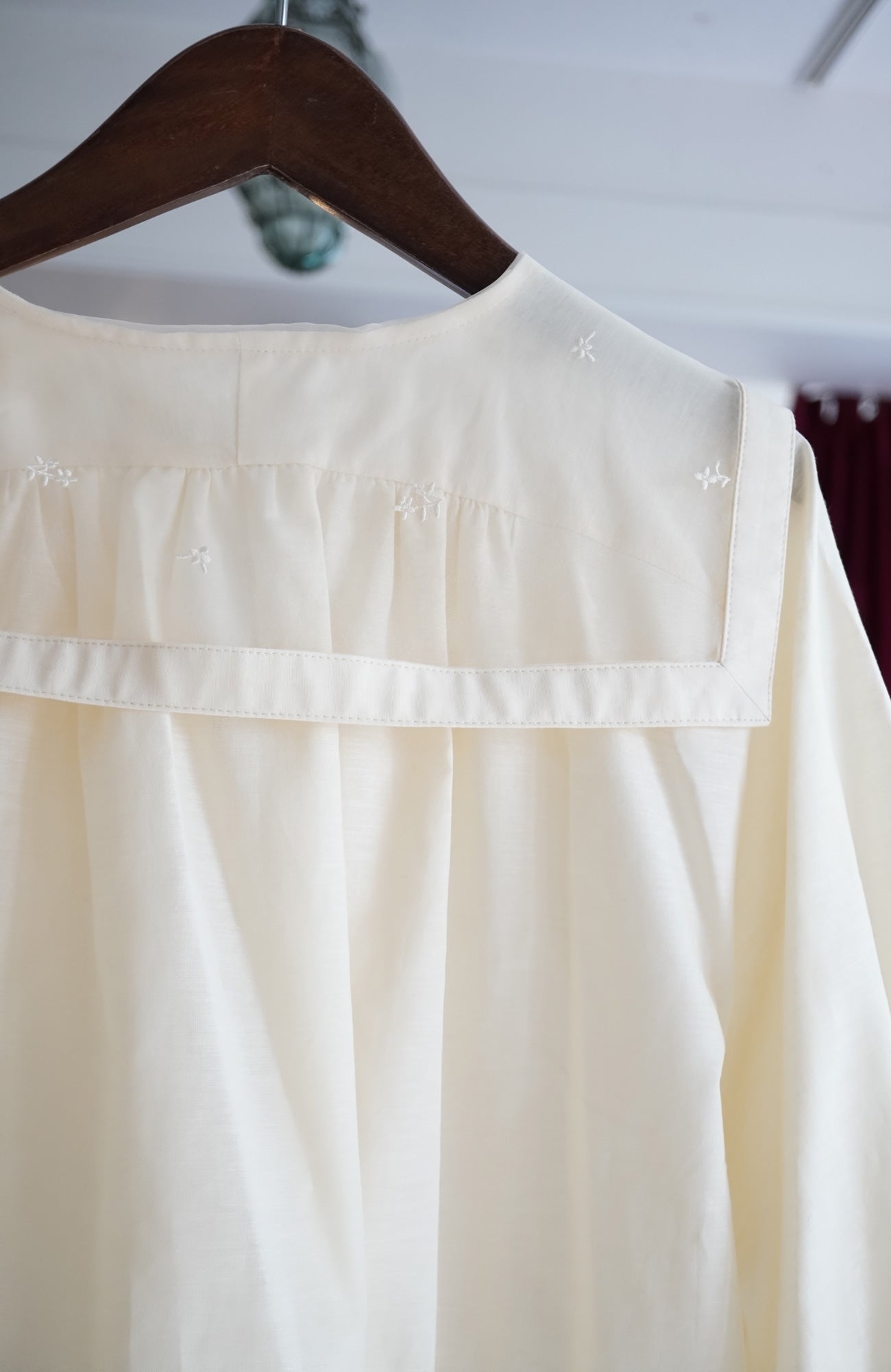 Petite fleurセーラーカラーブラウス(2026 Spring Collection)