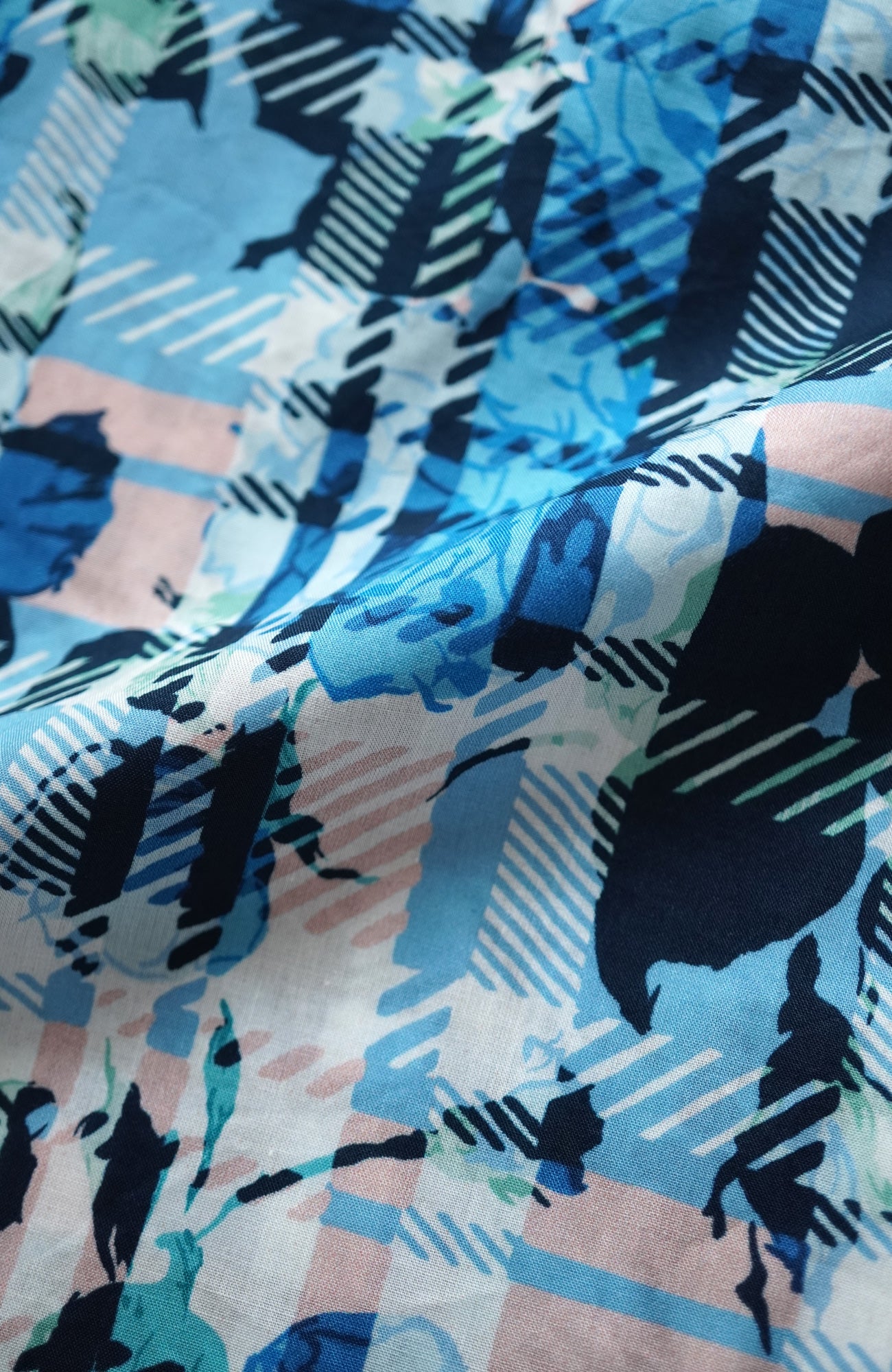 LIBERTY PRINTノースリーブドレス(2026 Spring Collection)