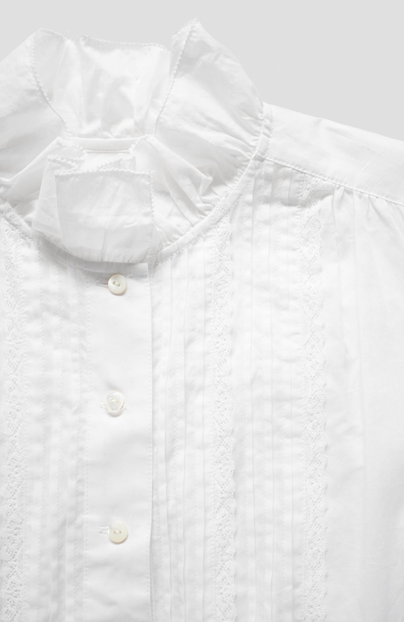 ピンタックとレースのブラウス(2026 Summer Collection)