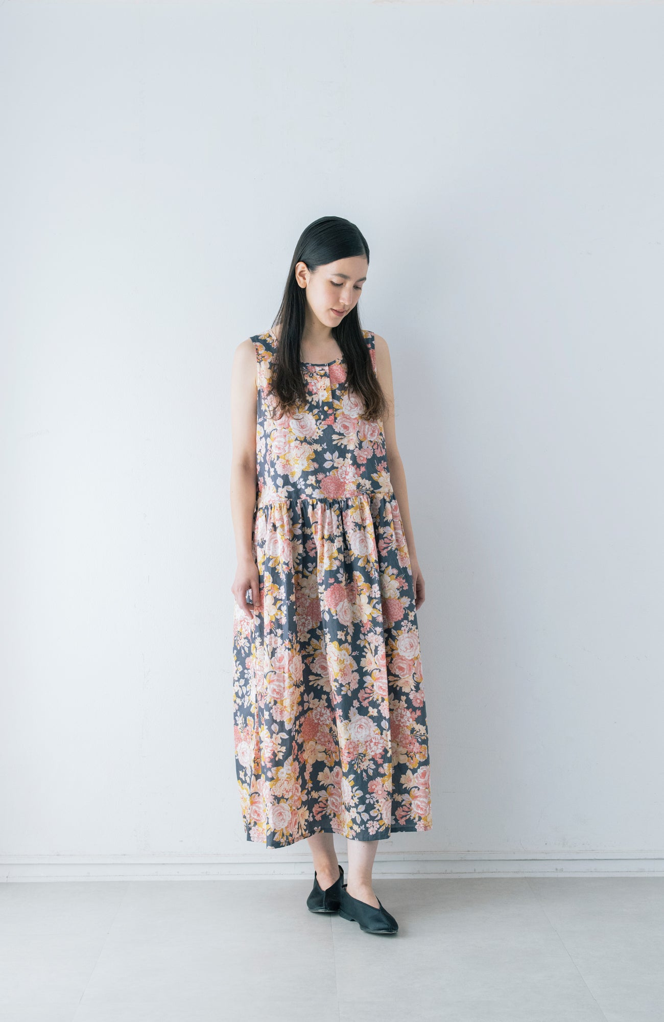 LIBERTY PRINTノースリーブドレス(2026 Spring Collection)