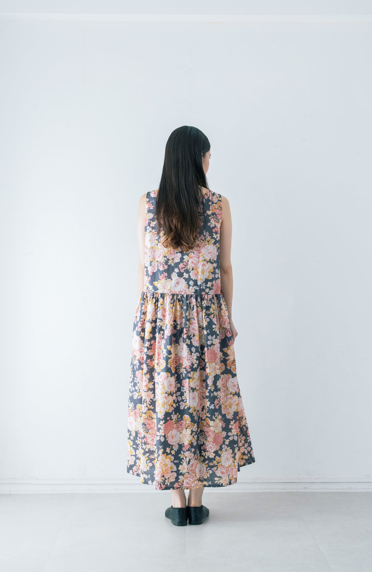 LIBERTY PRINTノースリーブドレス(2026 Spring Collection)