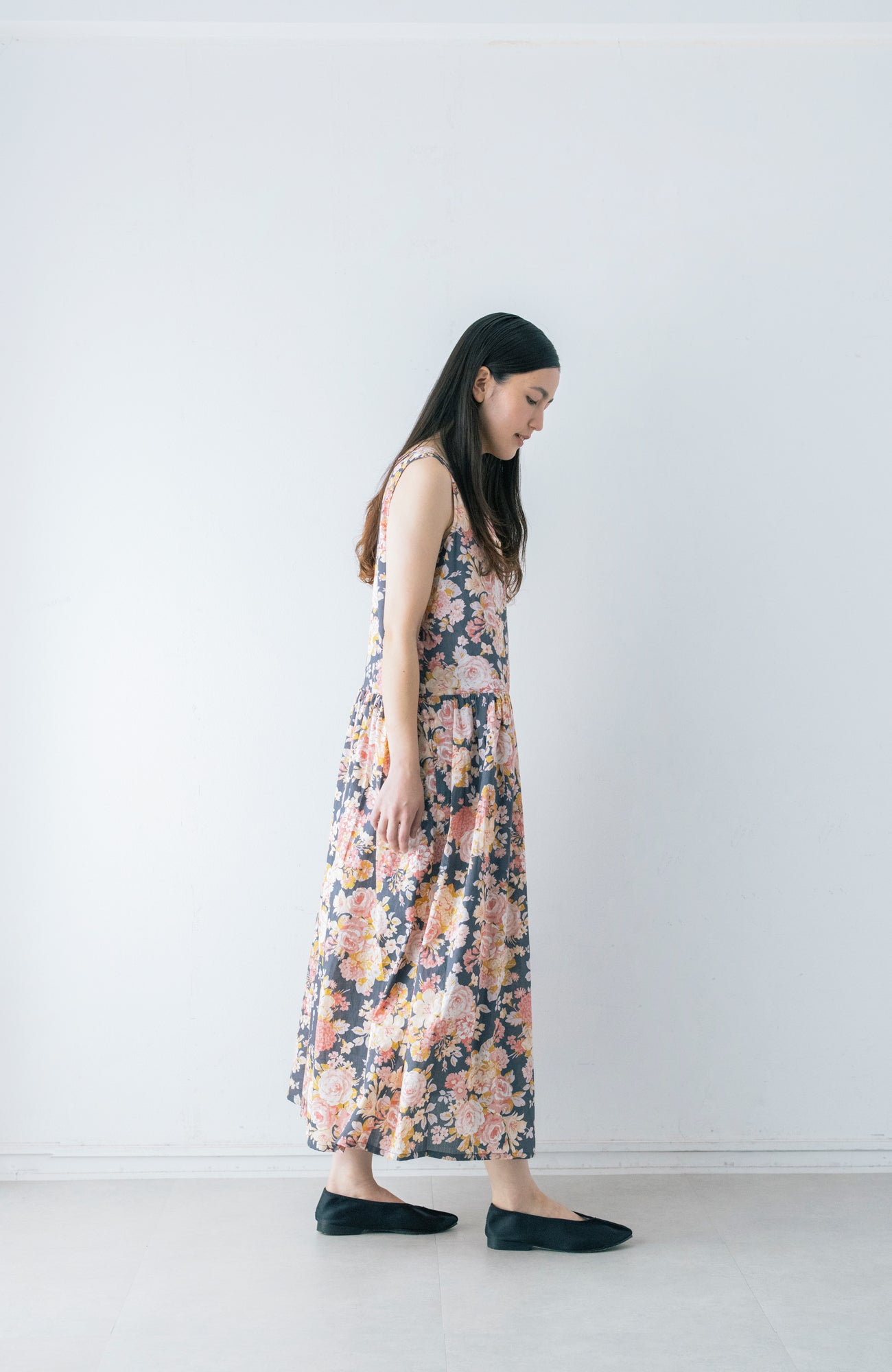 LIBERTY PRINTノースリーブドレス(2026 Spring Collection)