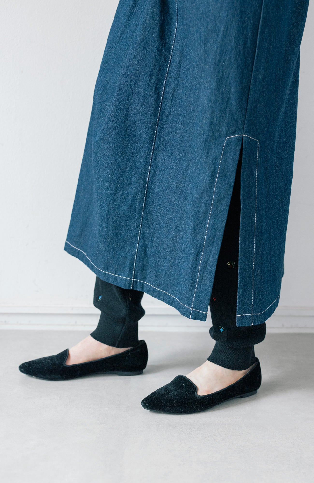 Flower Embroidery Fondant Knit Pants (2025 Autumn &amp; Winter Collection)