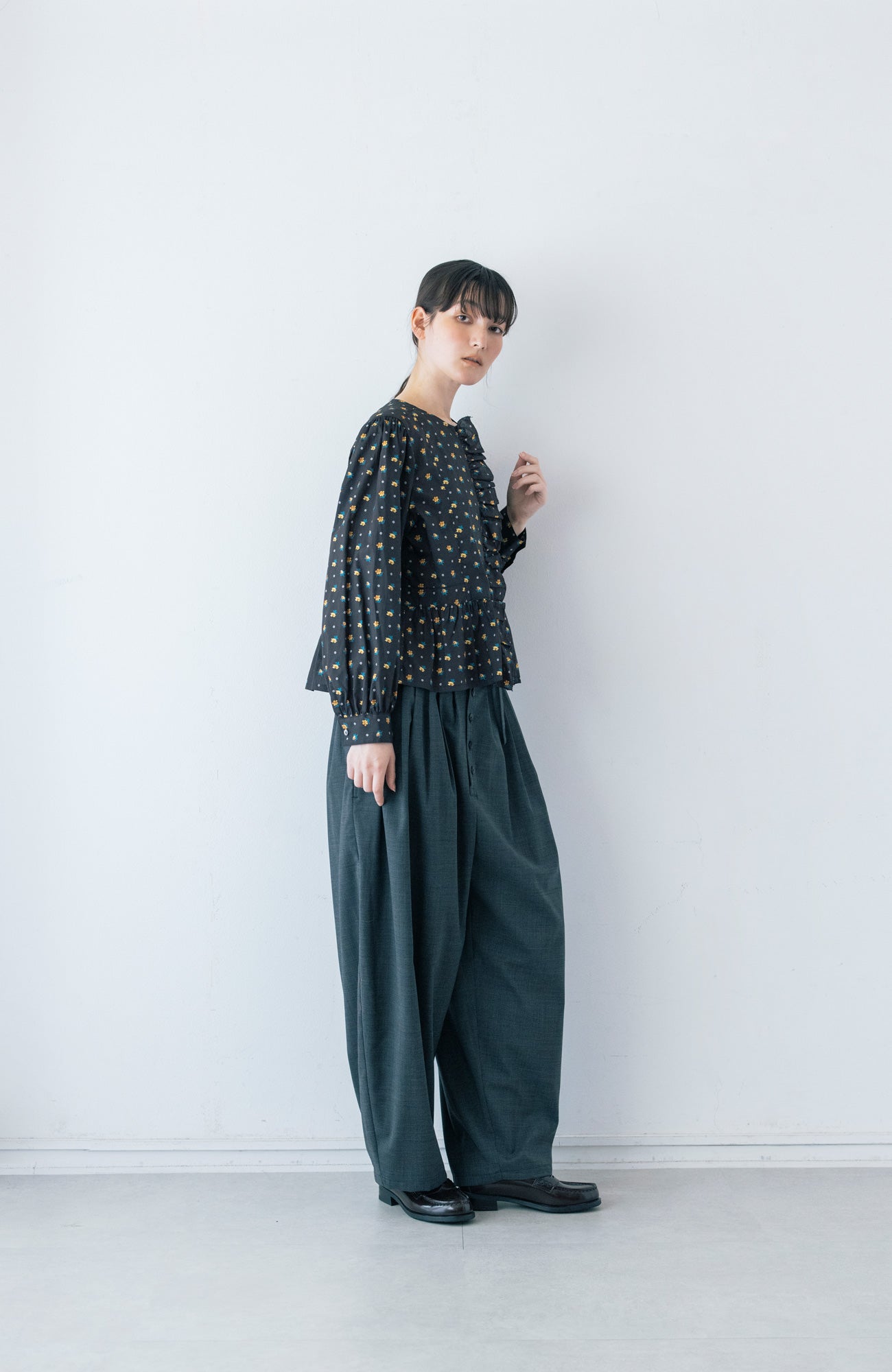 LIBERTY PRINTフロントフリルブラウス(2025-2026 Winter & Pre-spring Collection)