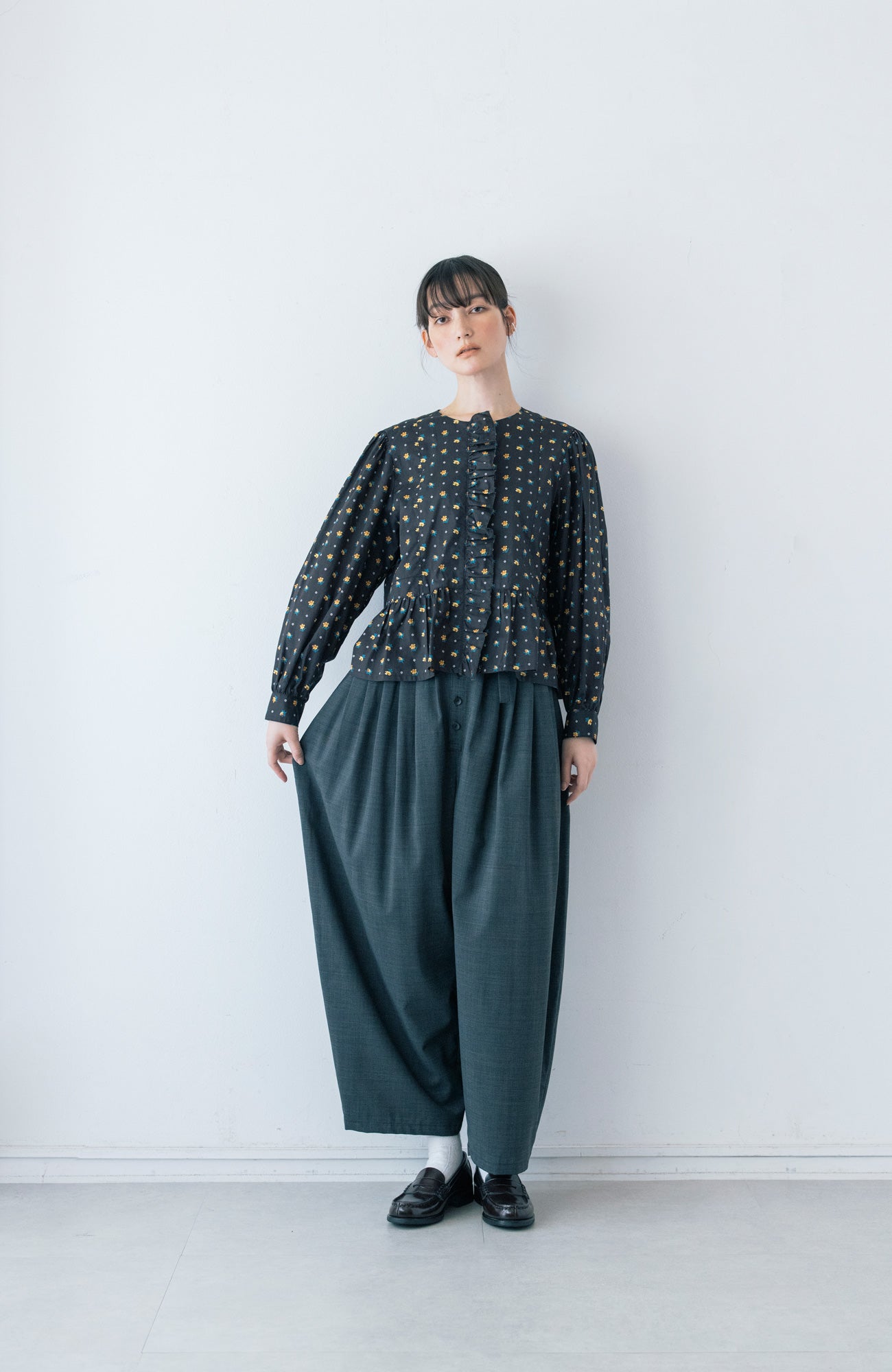 LIBERTY PRINTフロントフリルブラウス(2025-2026 Winter & Pre-spring Collection)