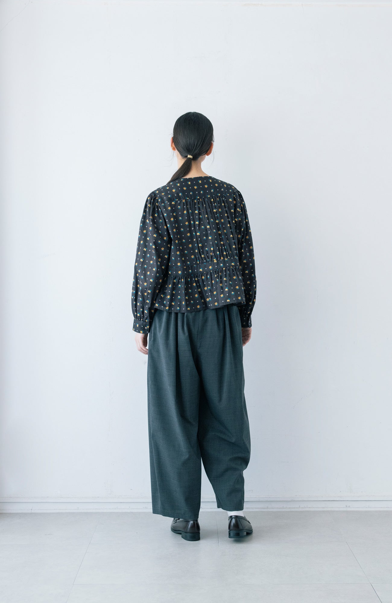 LIBERTY PRINTフロントフリルブラウス(2025-2026 Winter & Pre-spring Collection)