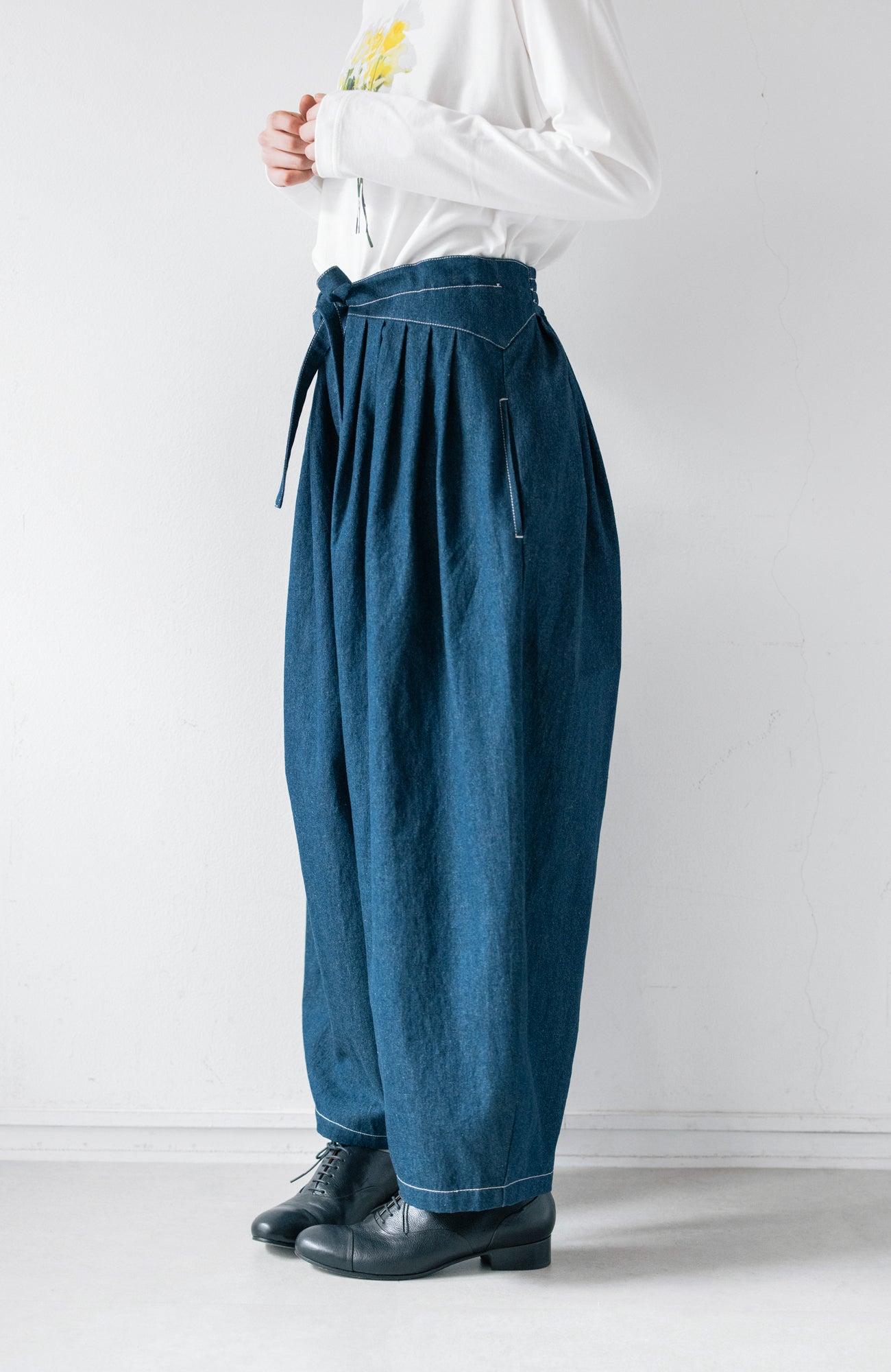 デニムオーバルパンツ(2025 Autumn & Winter Collection)