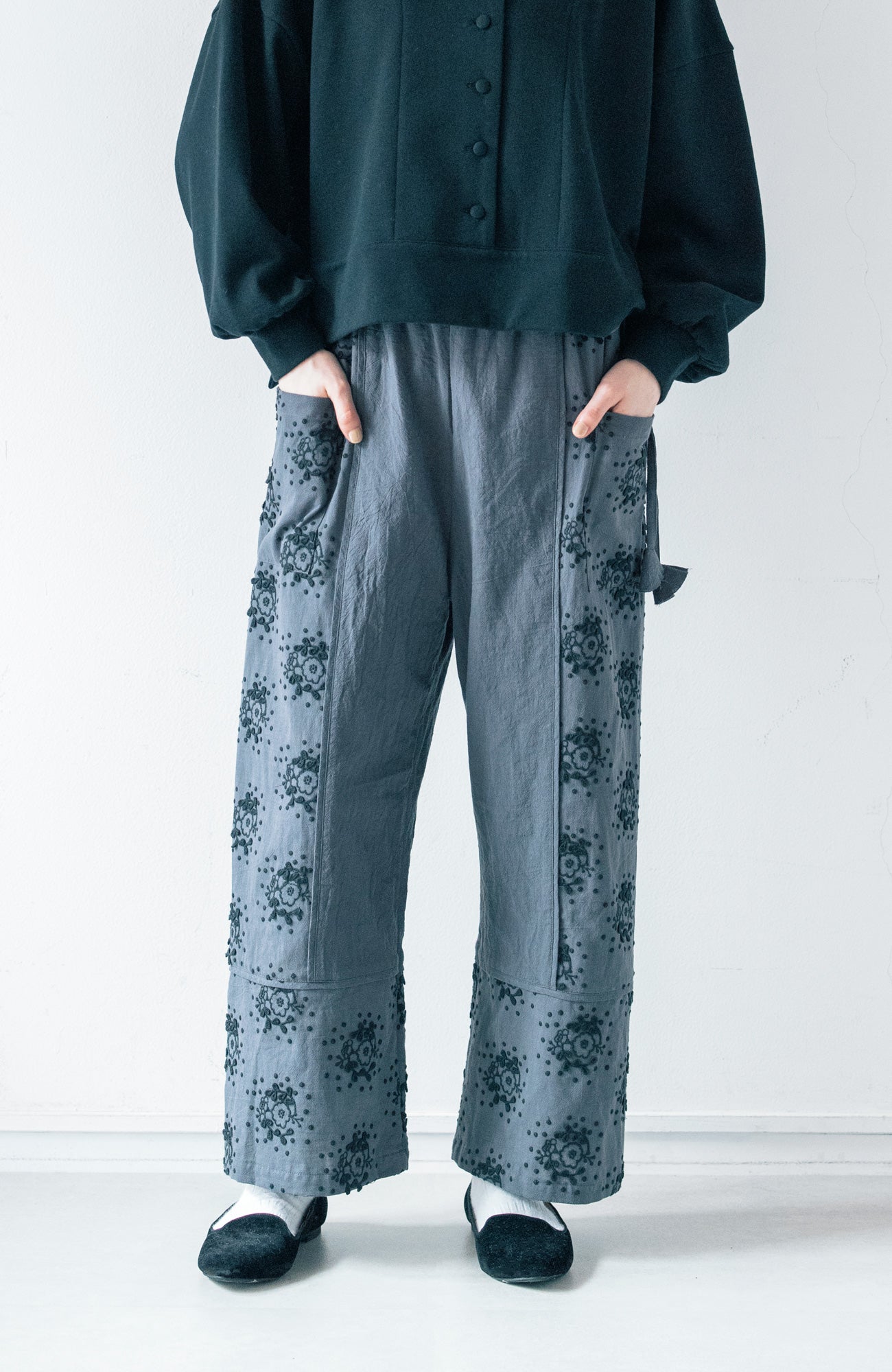 エンブロイダリーパンツ(2025 Autumn & Winter Collection)