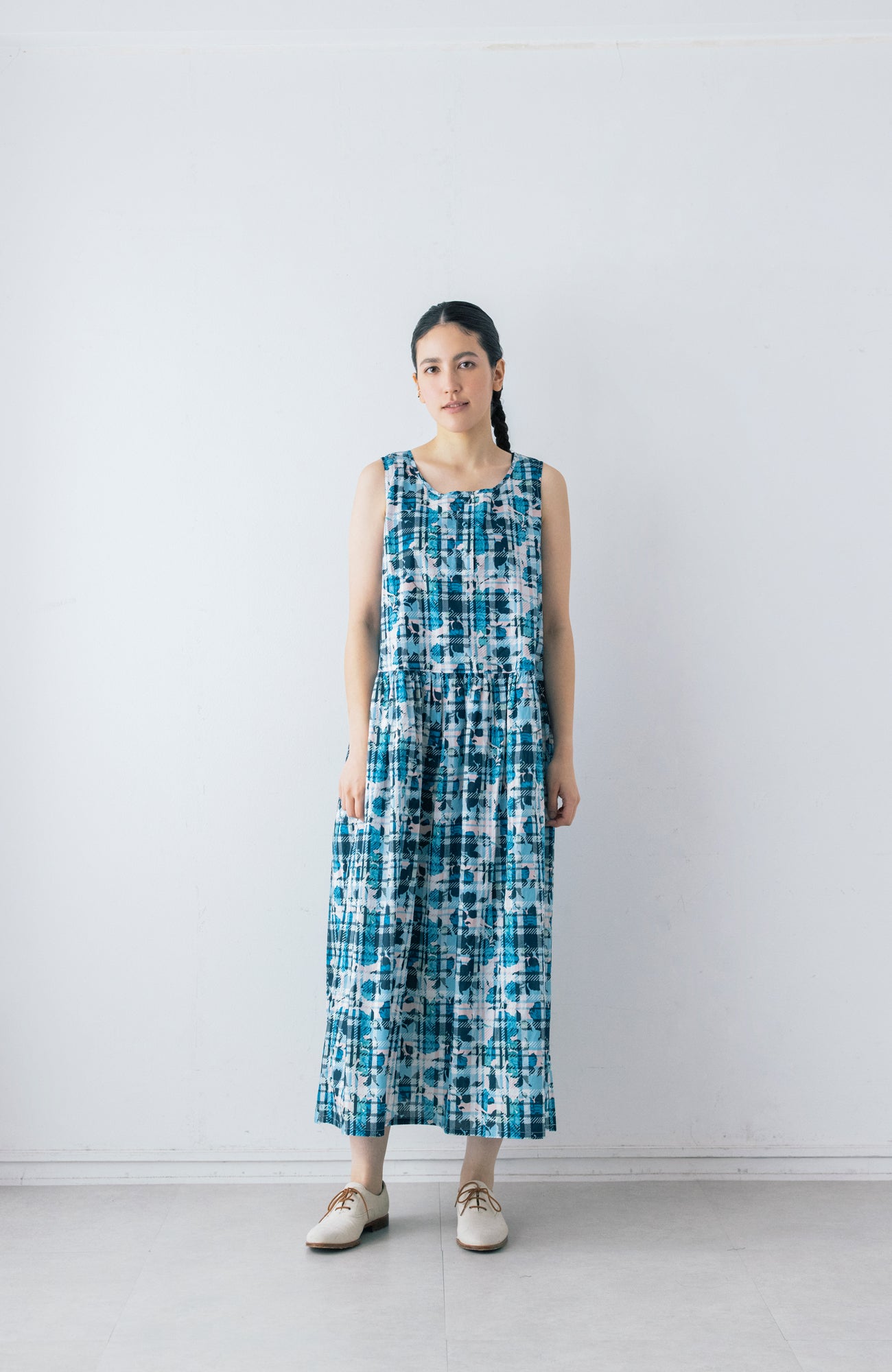 LIBERTY PRINTノースリーブドレス(2026 Spring Collection)