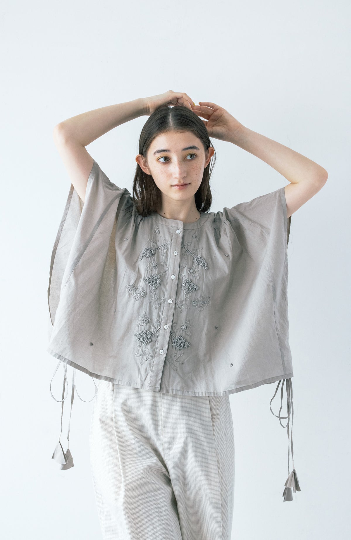 Mystrada エンブロイダリーブラウス Mystrada（マイストラーダ）の「エンブロイダリーブラウス