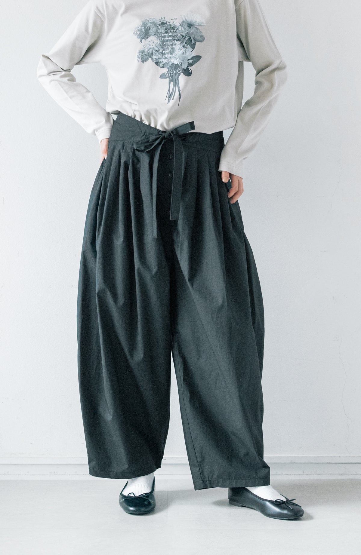 オーバルパンツ(2025 Autumn & Winter Collection)