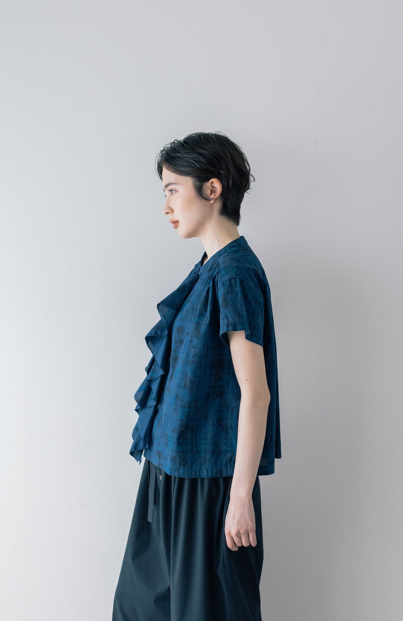 LIBERTY PRINTフロントラッフルブラウス(2026 Summer Collection)