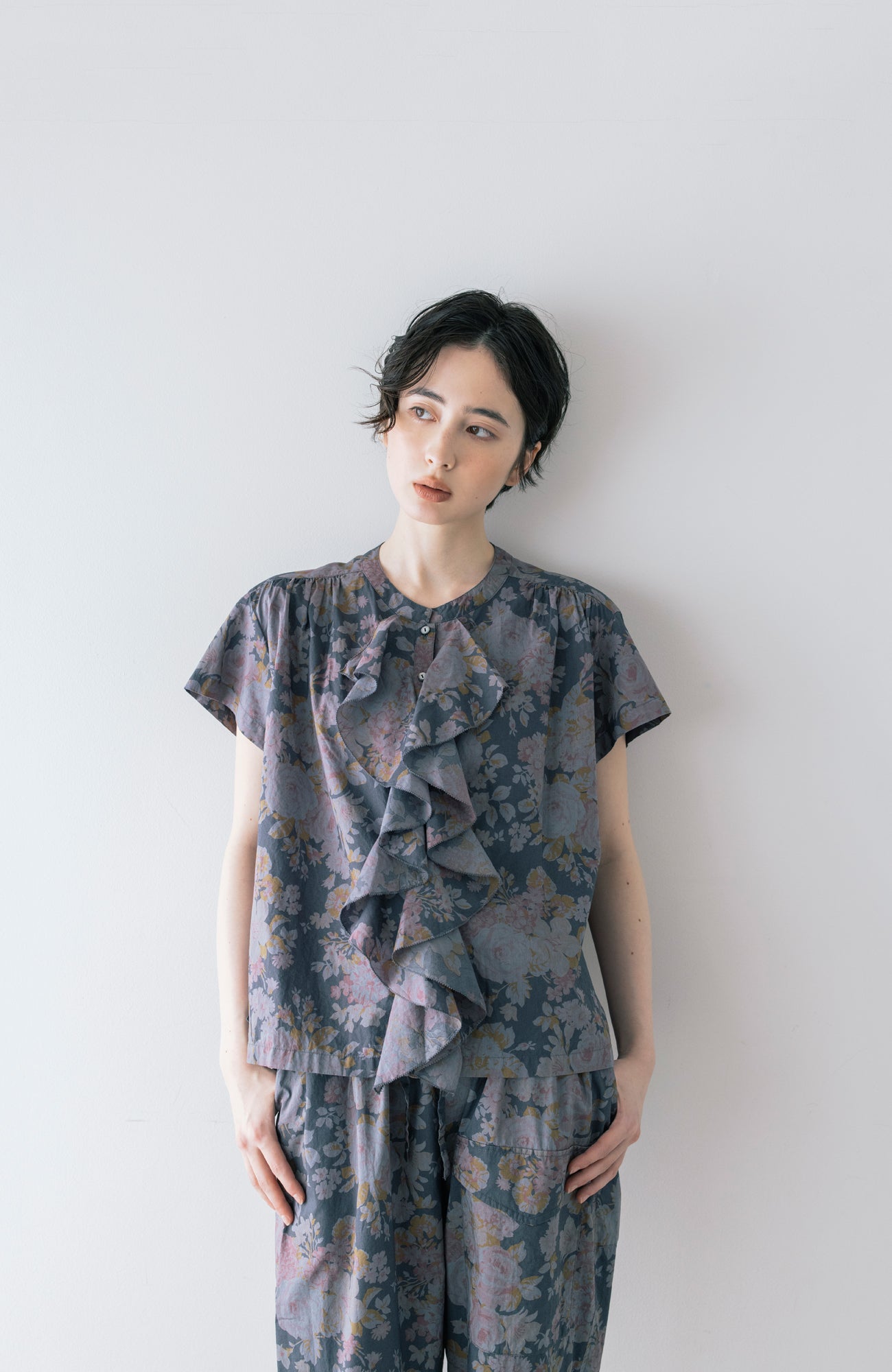 LIBERTY PRINTフロントラッフルブラウス(2026 Summer Collection)