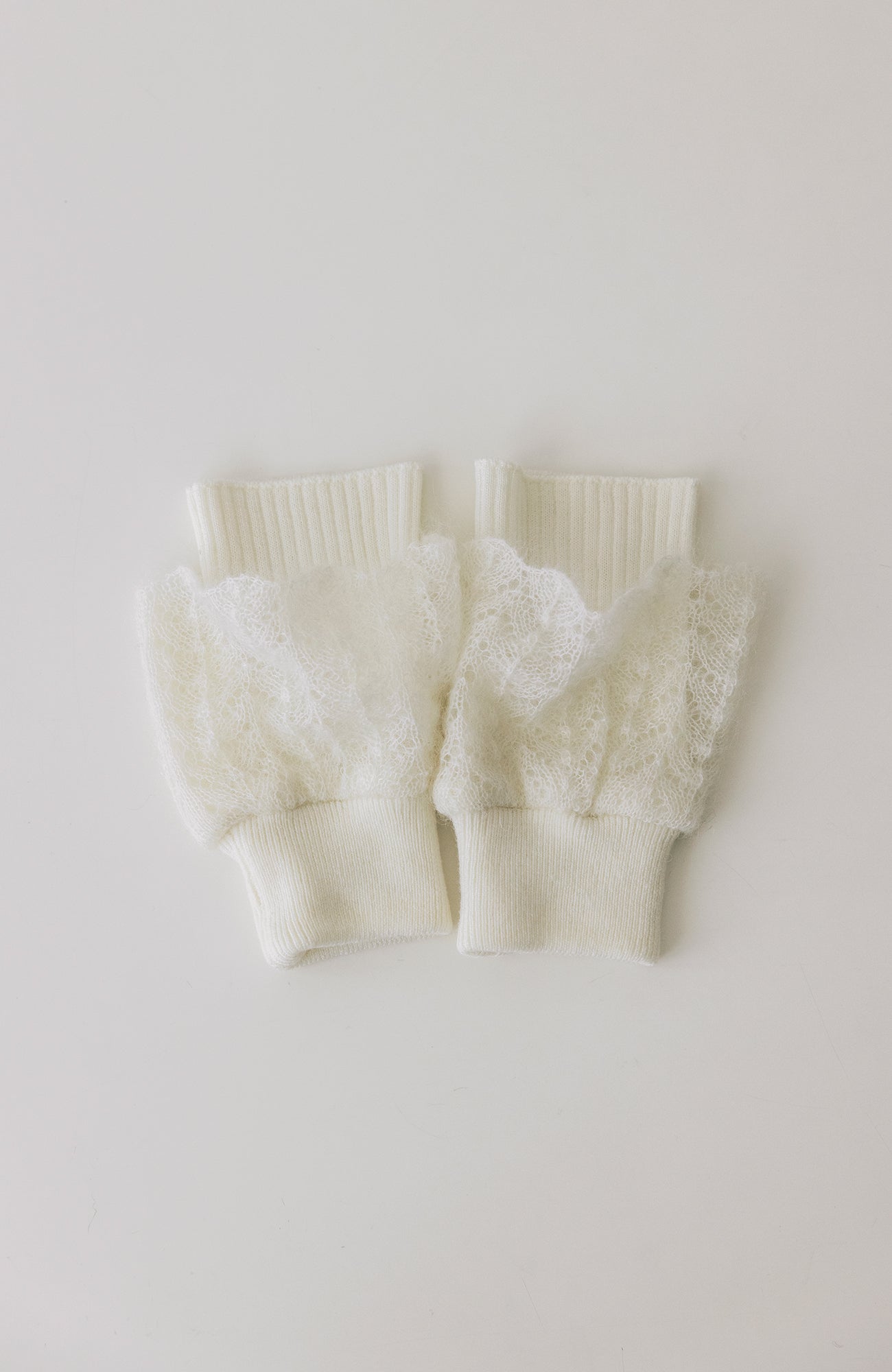 mohairフリルリストウォーマー(2026 Autumn Collection)
