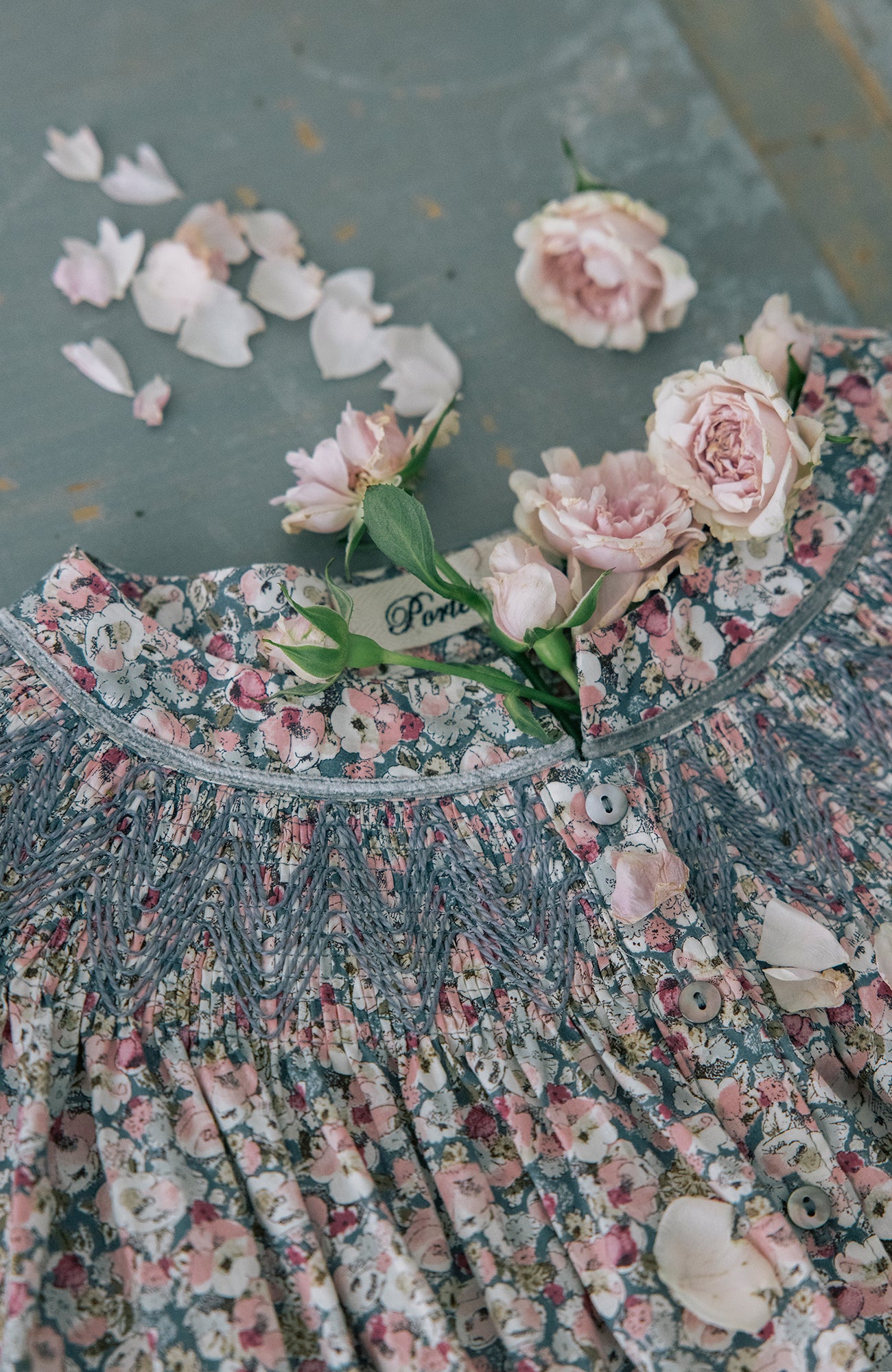 LIBERTY PRINTスモッキングドレス(2026 Autumn Collection)