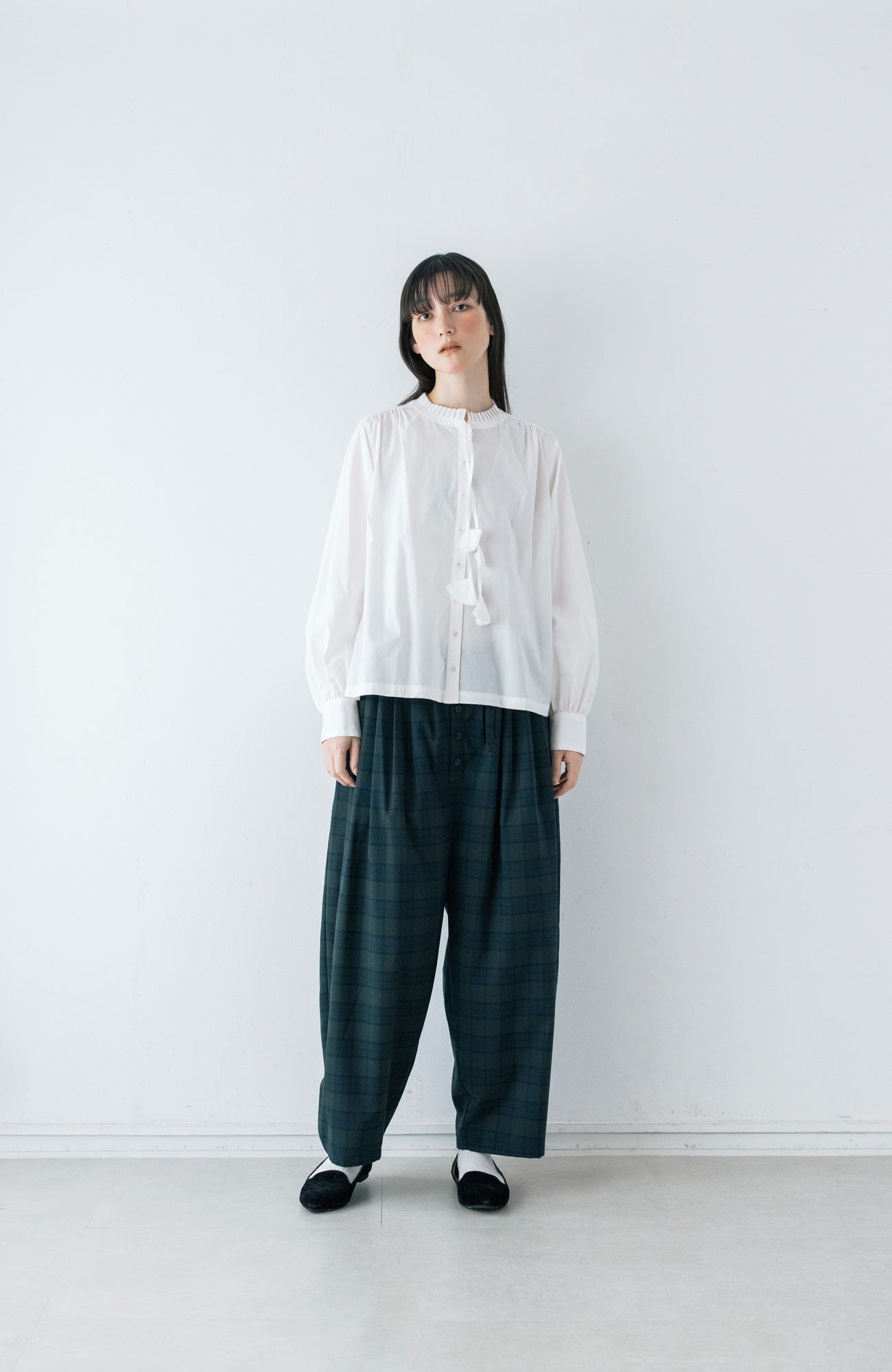 タックカラーブラウス(2025-2026 Winter & Pre-spring Collection)