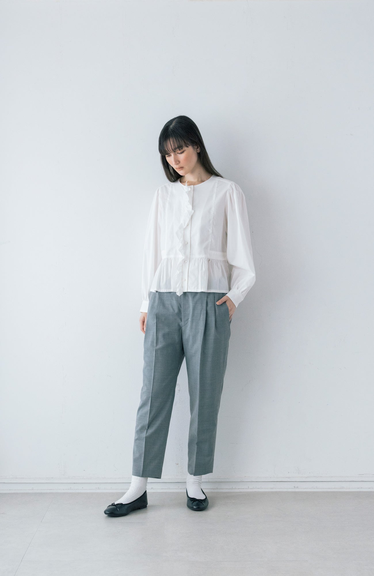 フロントフリルブラウス(2025-2026 Winter & Pre-spring Collection)