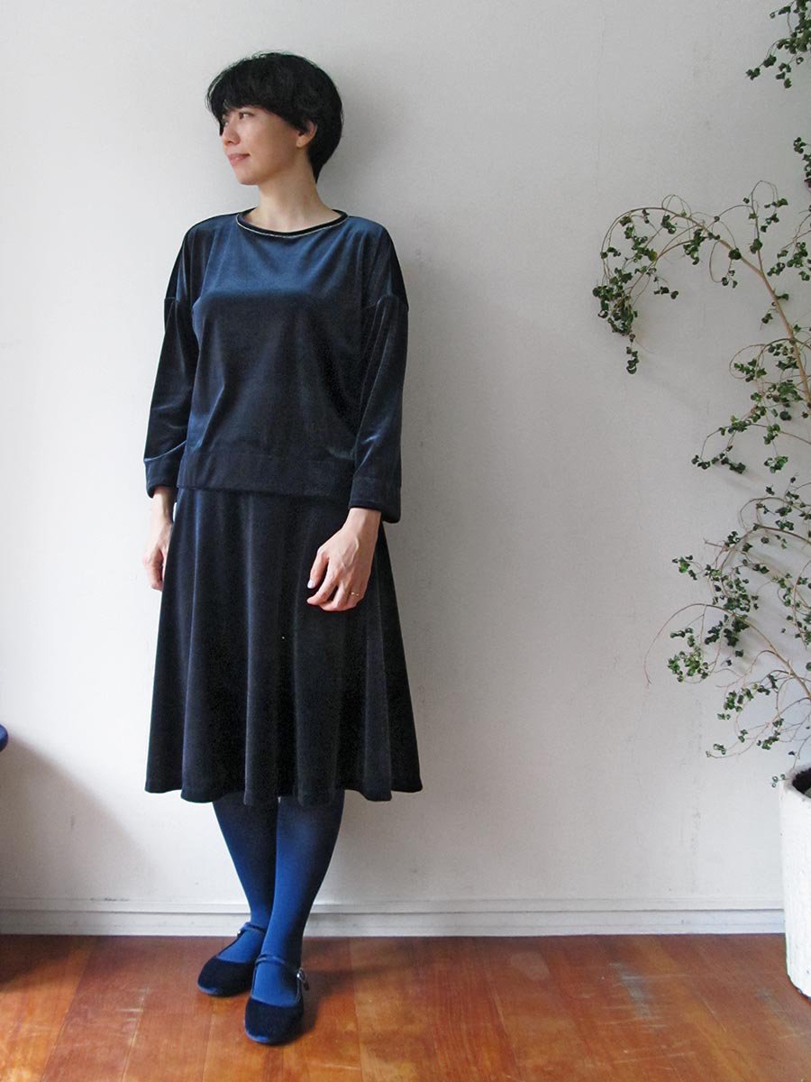 ボールチェーン刺繍プルオーバー