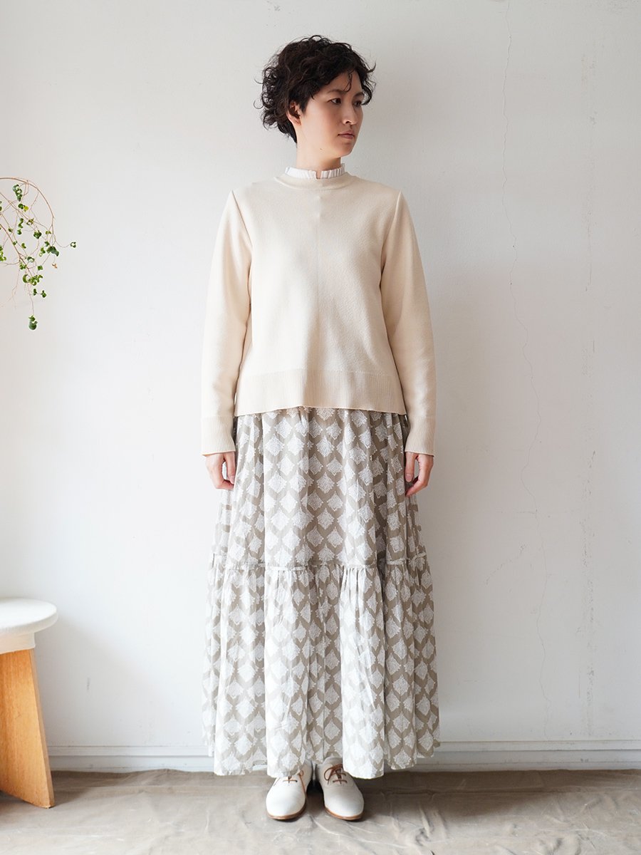 バックスリットクルーネックプルオーバー