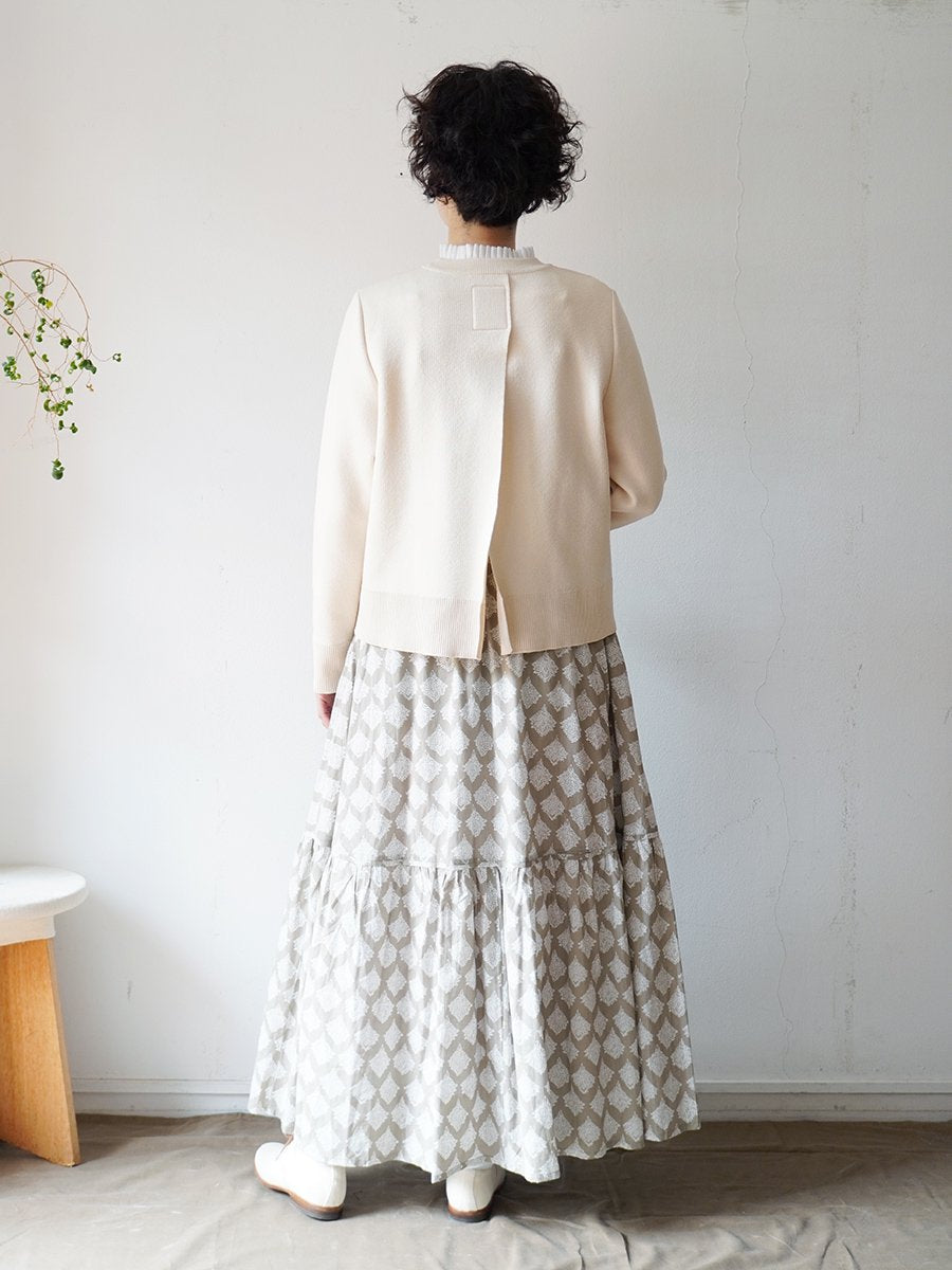 バックスリットクルーネックプルオーバー