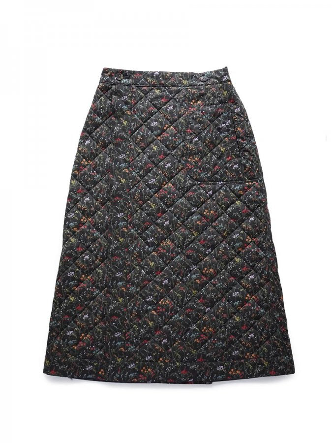 LIBERTY PRINTリバーシブルキルティングスカート/ブラック無地×Erica(2021-22 Autumn Winter Collection)