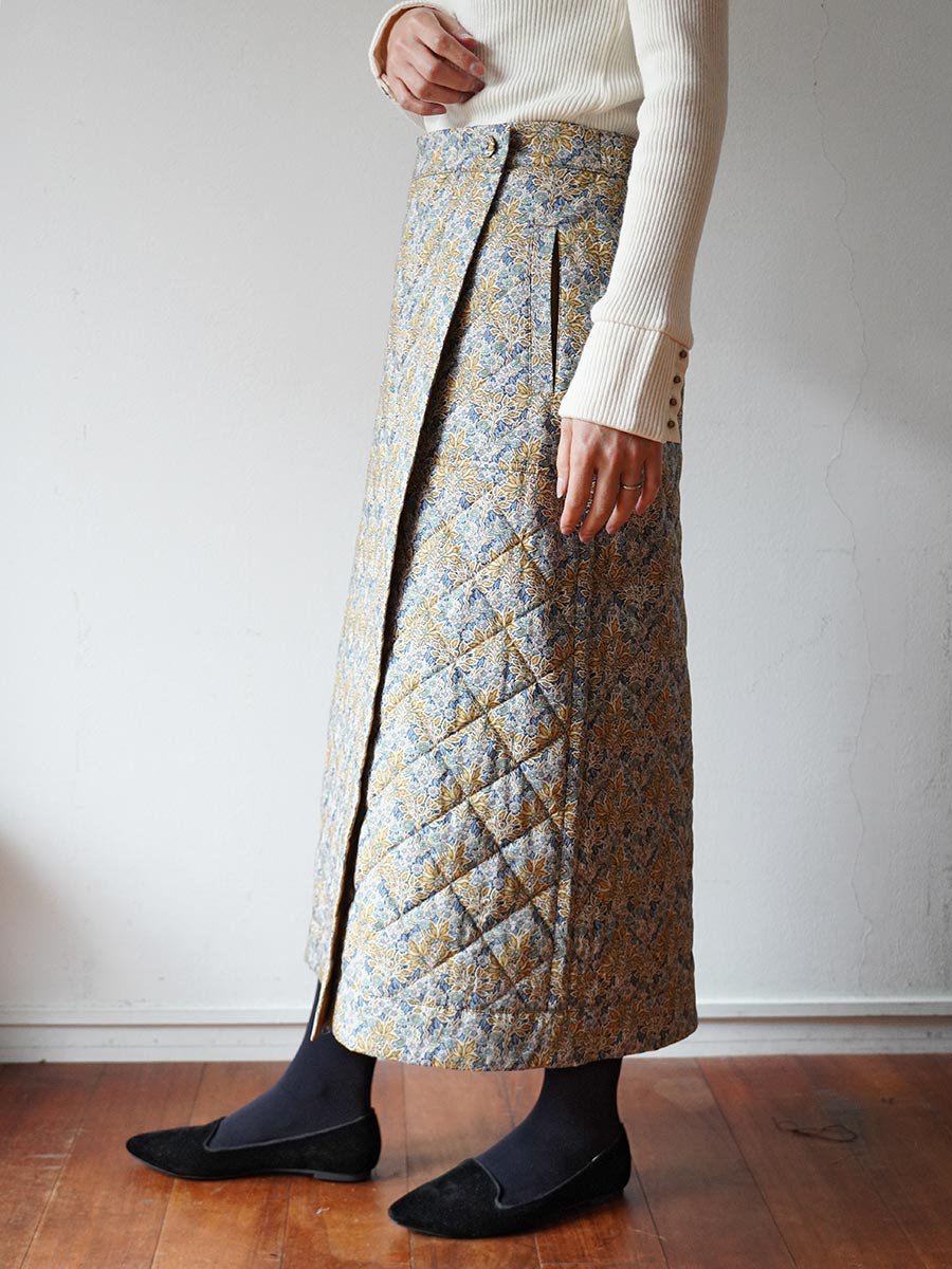 LIBERTY PRINTリバーシブルキルティングスカート/キャメル無地×Aubray Forest