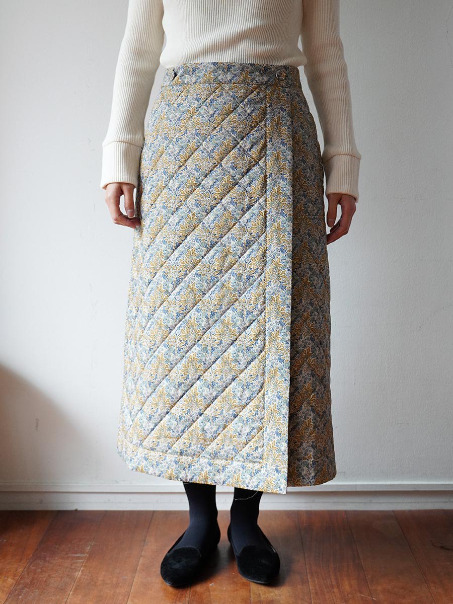 LIBERTY PRINTリバーシブルキルティングスカート/キャメル無地×Aubray Forest