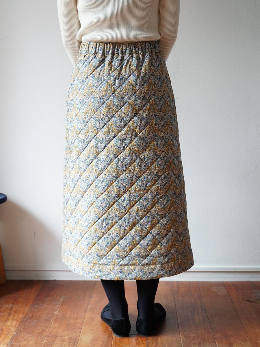 LIBERTY PRINTリバーシブルキルティングスカート/キャメル無地×Aubray Forest