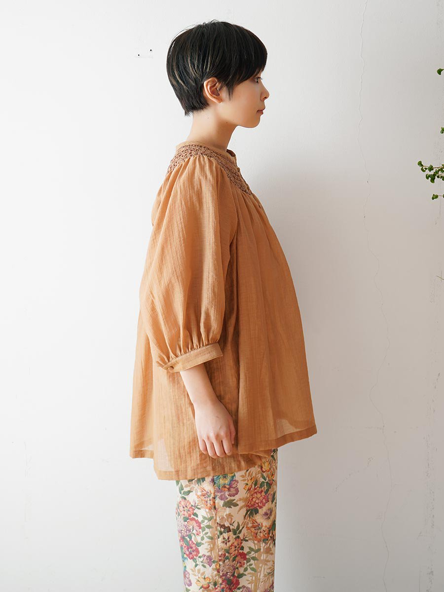 Smocking blouse