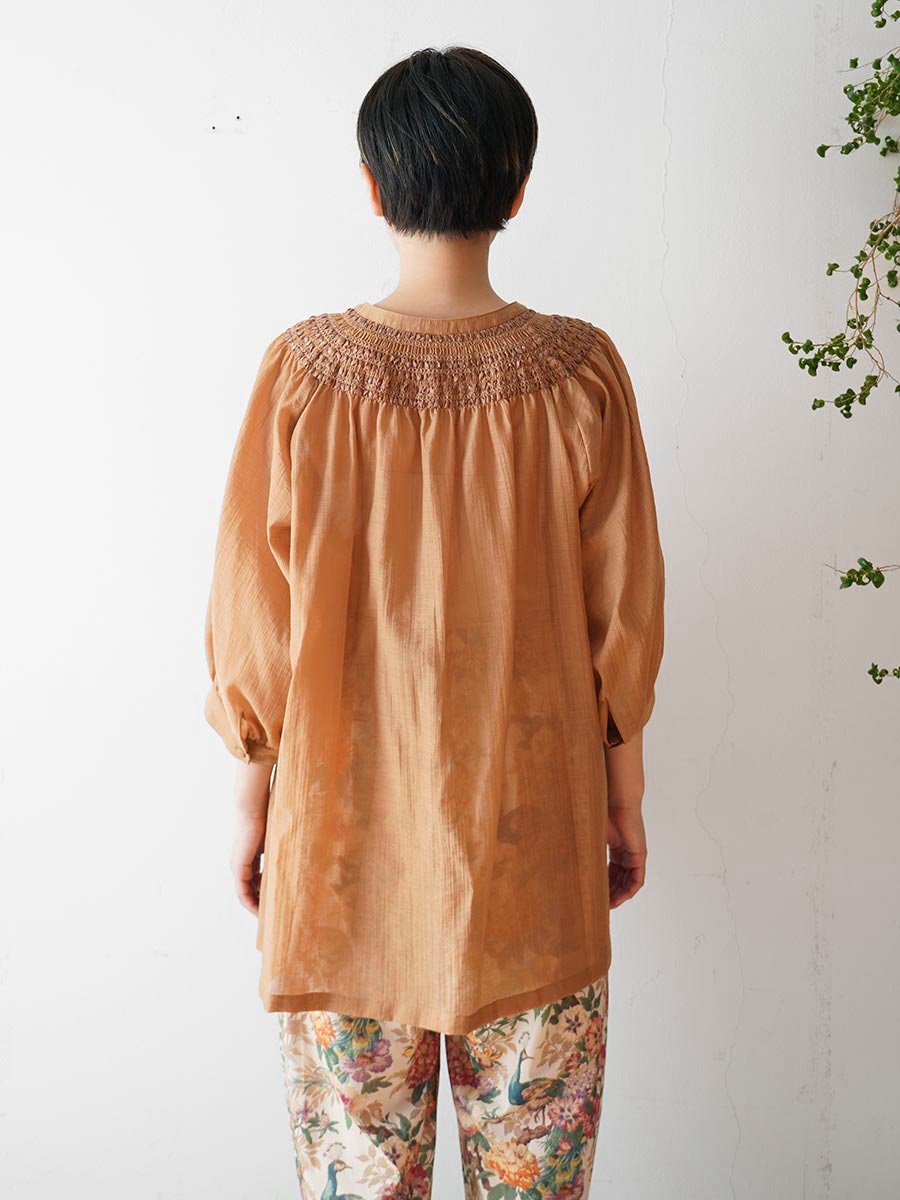 Smocking blouse