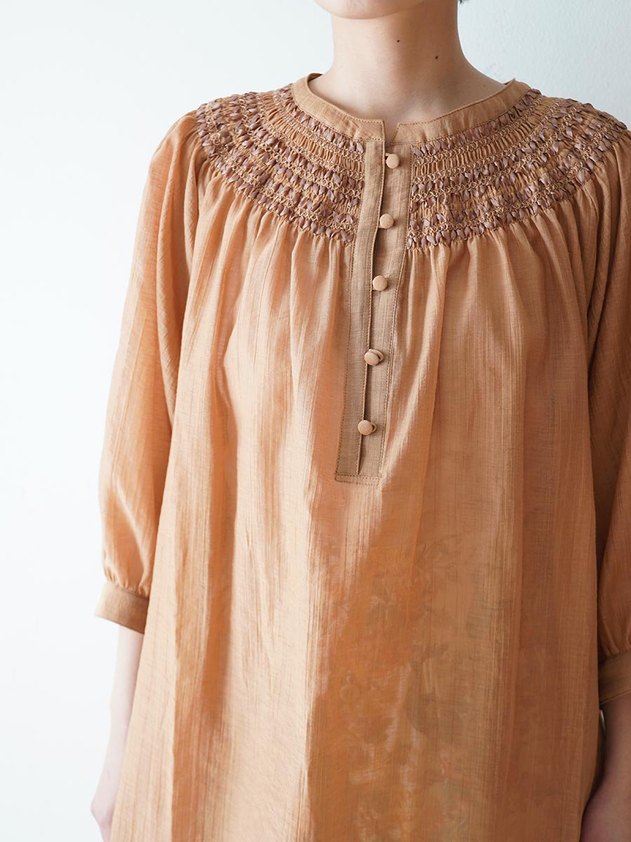 Smocking blouse