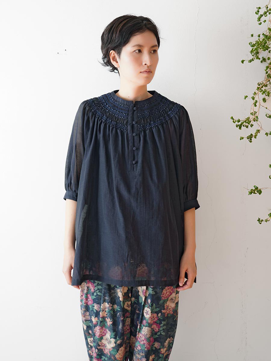 Smocking blouse