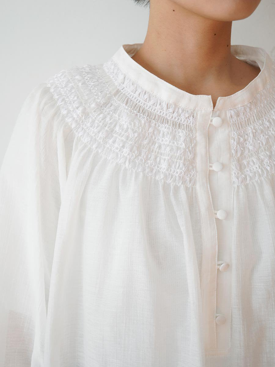 Smocking blouse