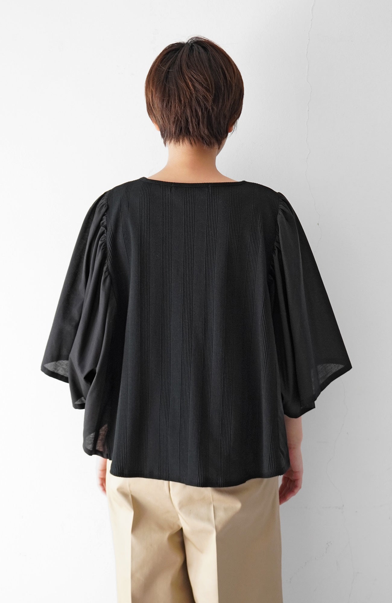 Flared sleeve pullover