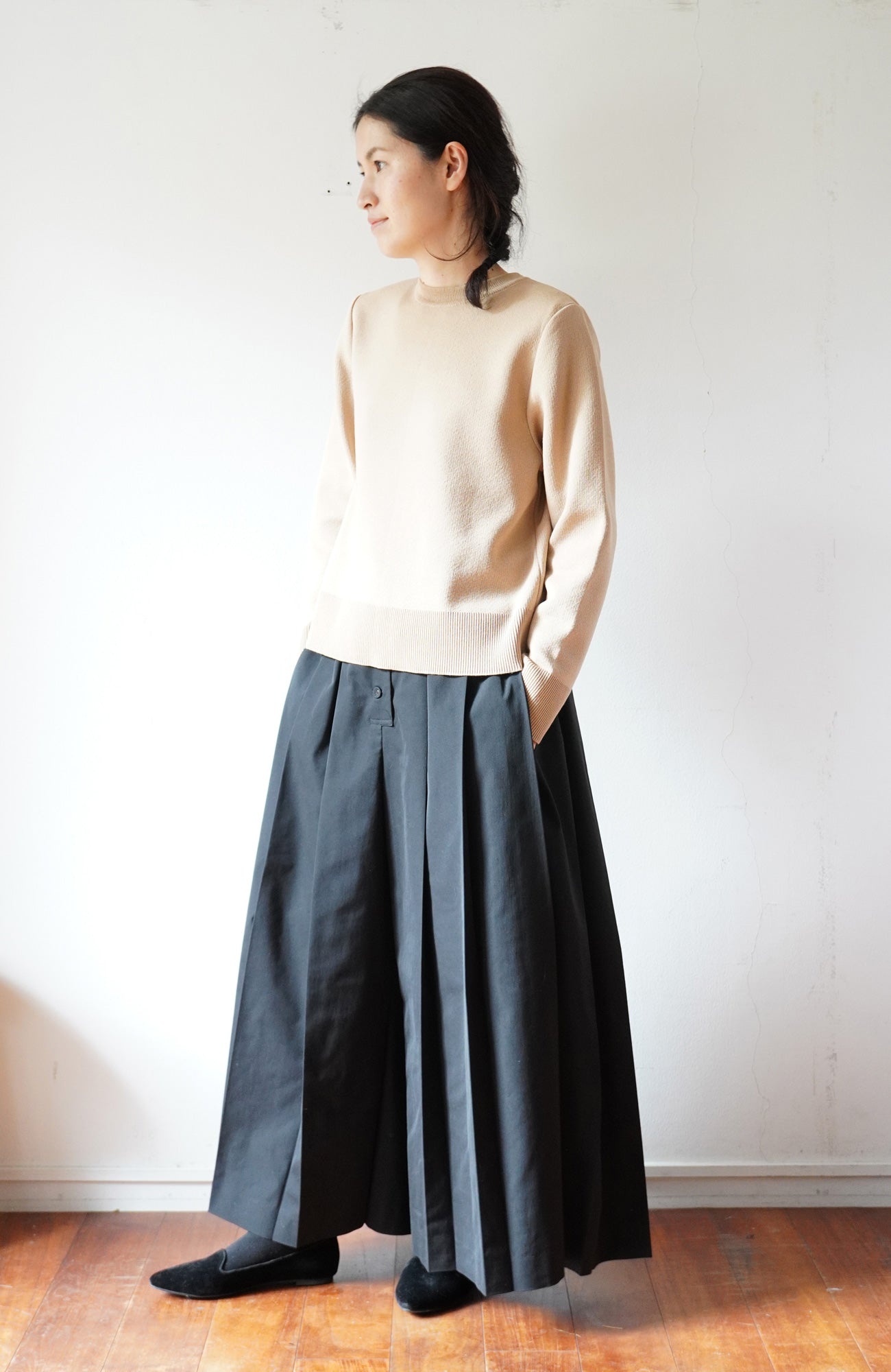 バックスリットクルーネックプルオーバー