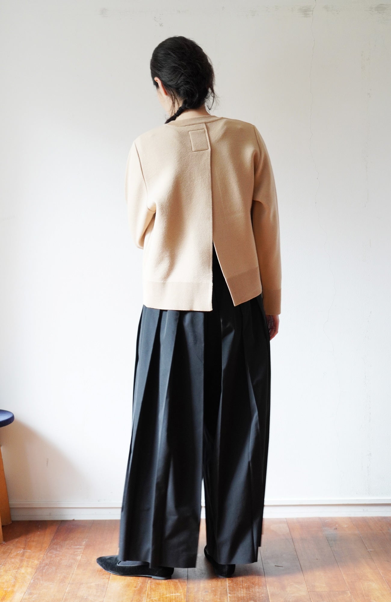 バックスリットクルーネックプルオーバー